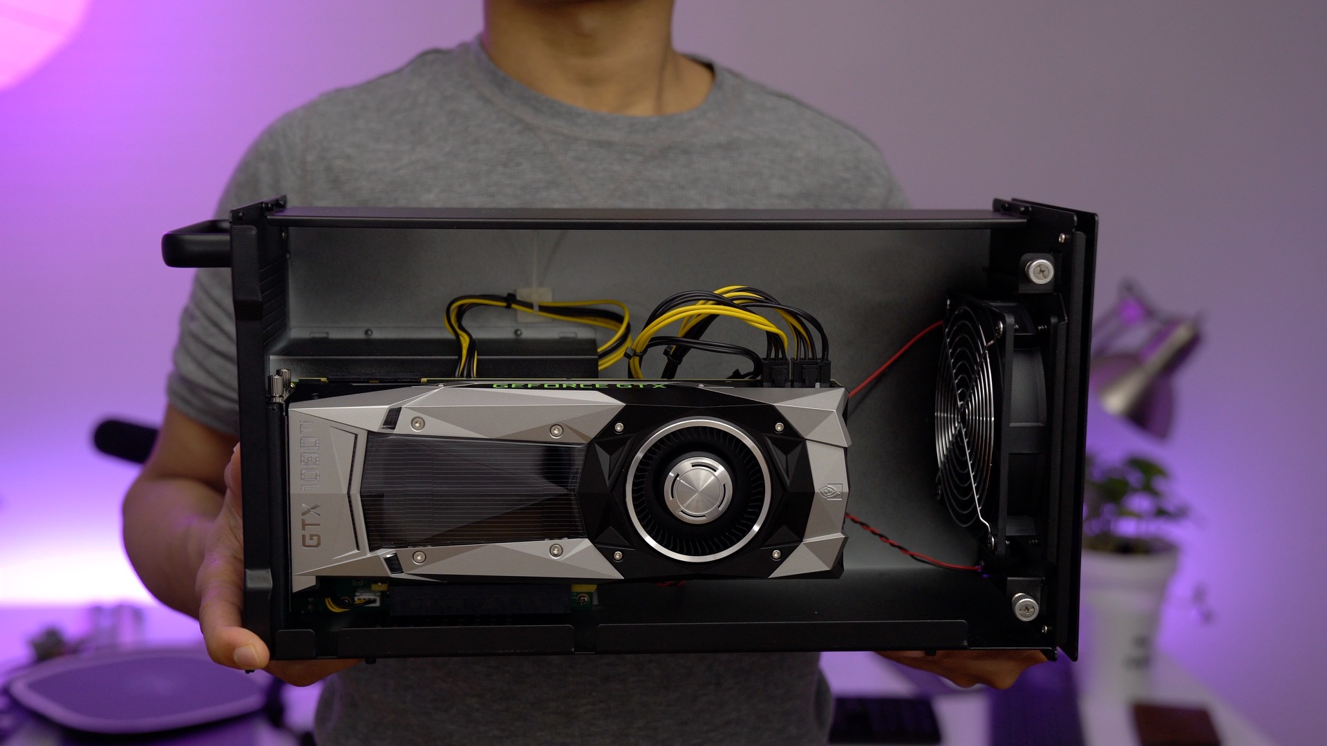 Hands-on: eGPU enclosure + GTX 1080 Ti w/ MacBook Pro - Pascal works w ...
