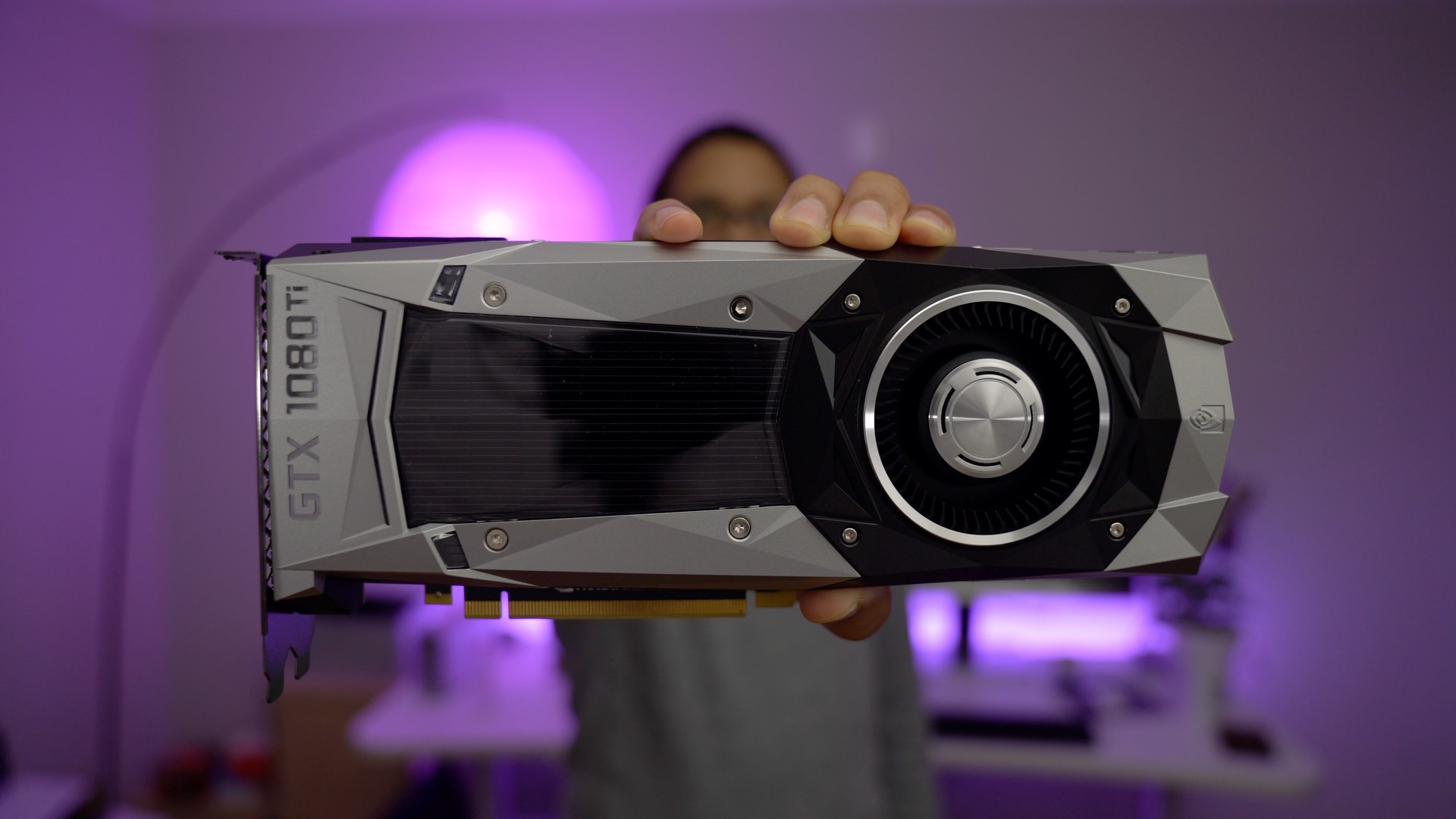 Hands-on: eGPU enclosure + GTX 1080 Ti w/ MacBook Pro - Pascal works w ...