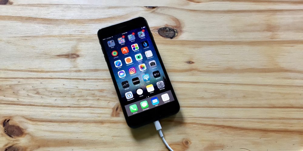 Image of iPhone plugged in but not charging