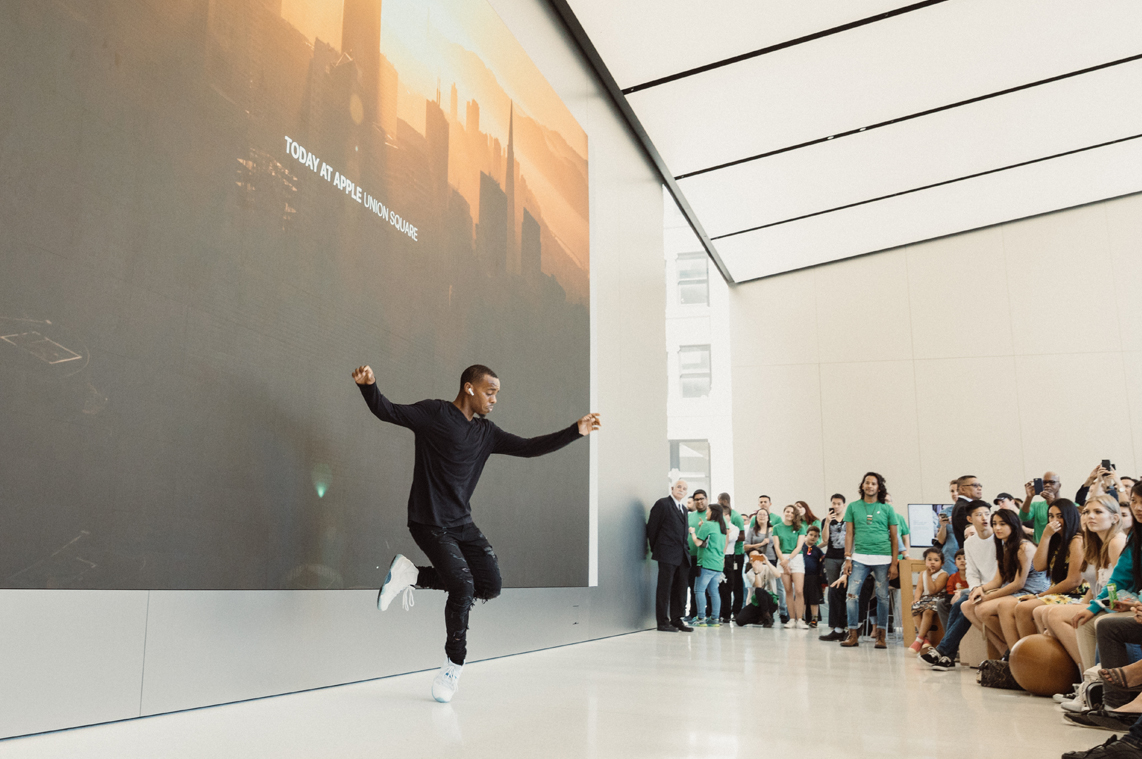 Live launch today. Today at Apple. Apple Store today. Пацан в Apple Store танцует. Apple and Union.