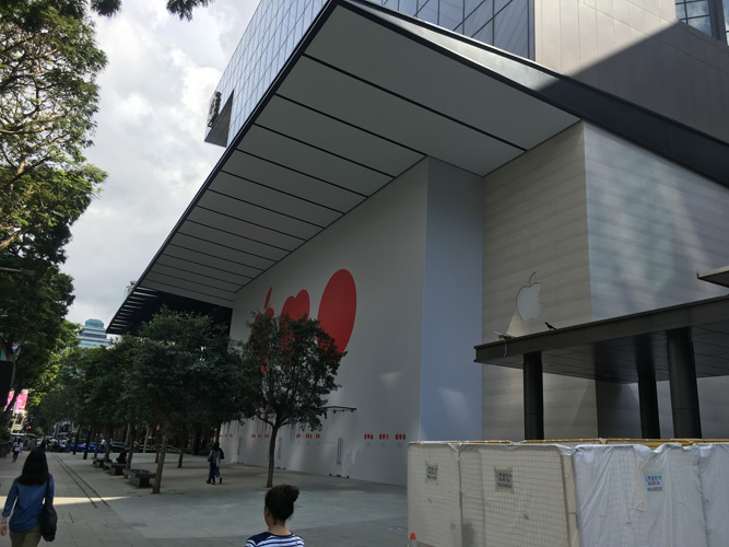 Now we know where the inspiration of the Apple Store came from 😂🤣😂 : r/ singapore