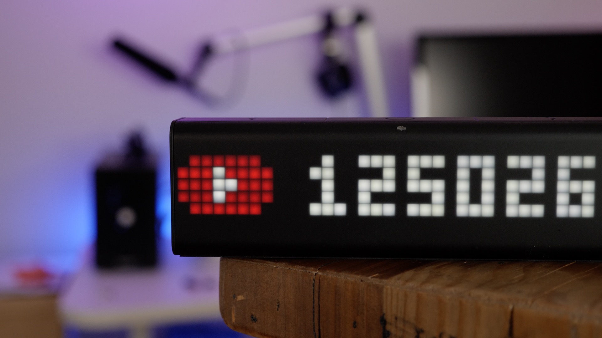 Hands-on: iOS-compatible LaMetric Time clock is like a status