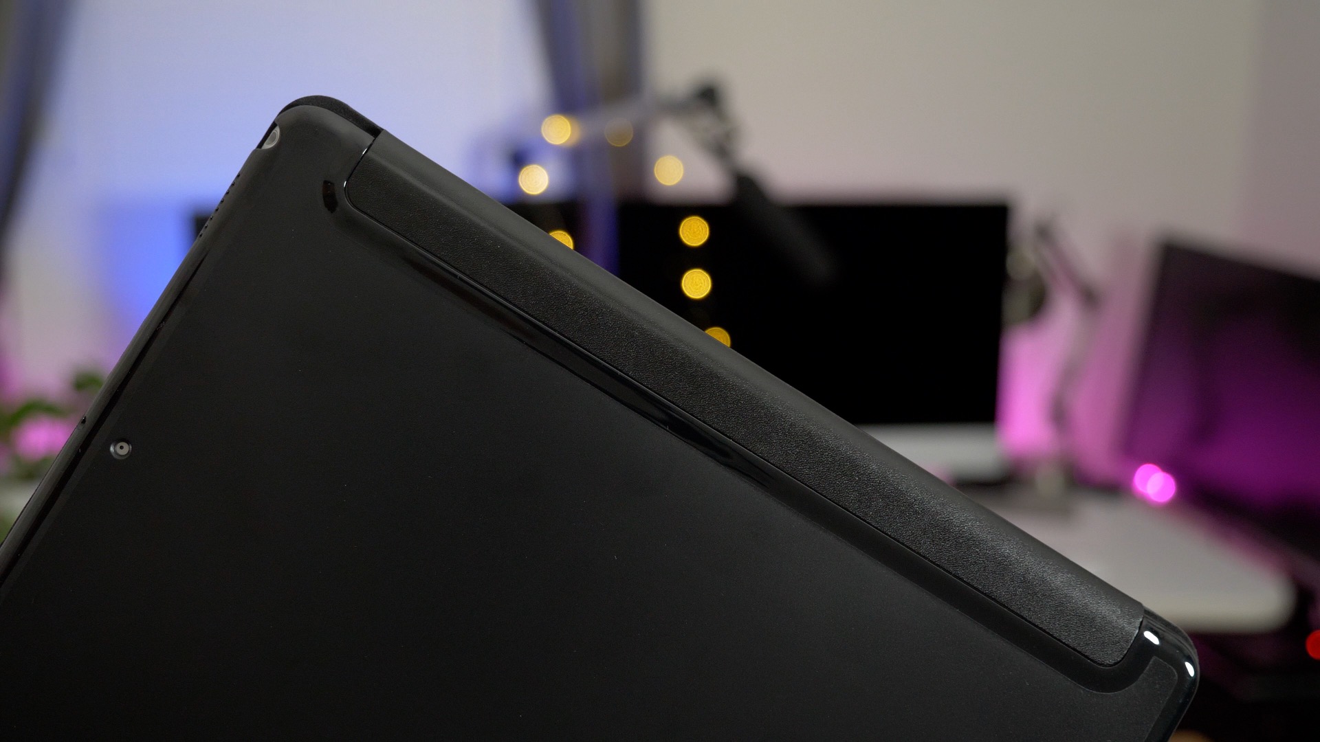 Handson 10.5inch iPad Pro 'Smart Case' provides rear protection for