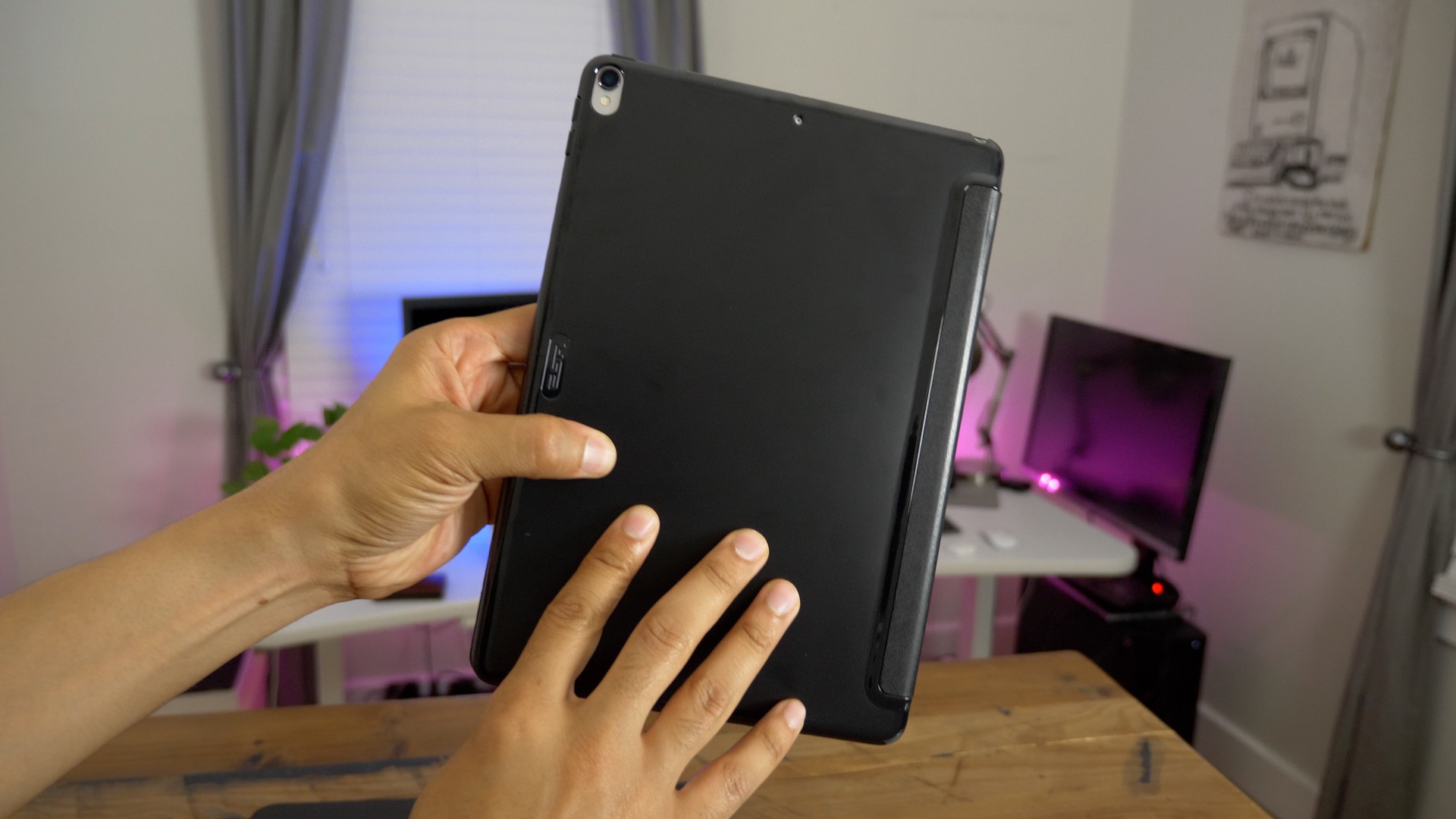 Hands-on: 10.5-inch iPad Pro 'Smart Case' provides rear protection ...