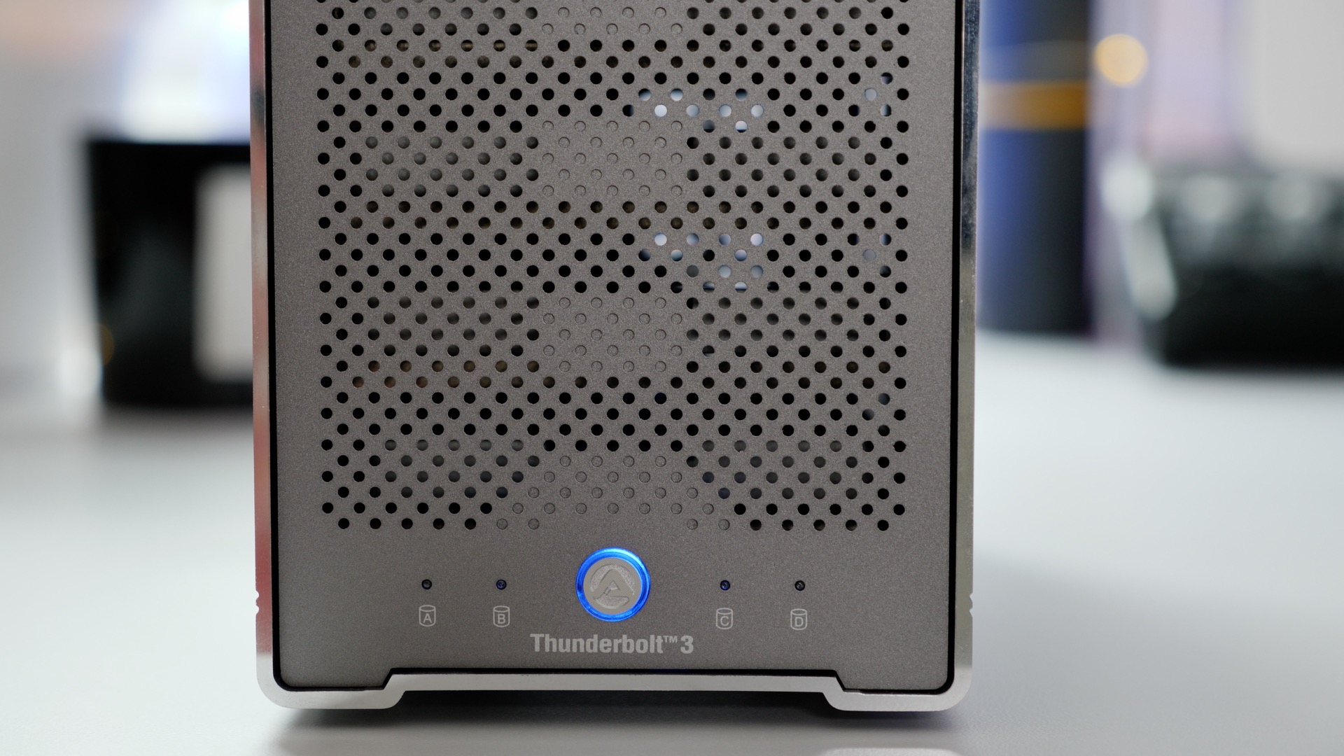 Hands-on: Akitio’s portable 4-Bay Thunderbolt 3 external storage