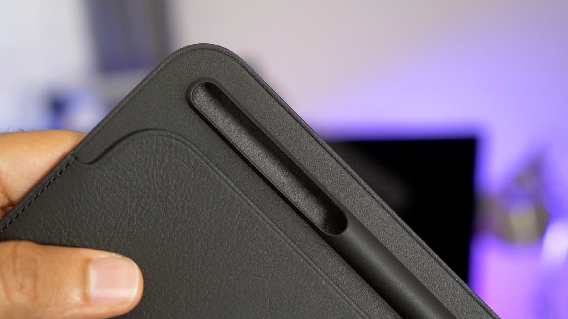 Hands-on: Apple's Leather Sleeve - a luxury storage solution for