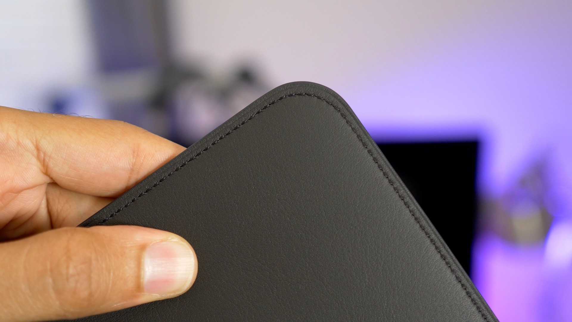 Hands-on: Apple's Leather Sleeve - a luxury storage solution for