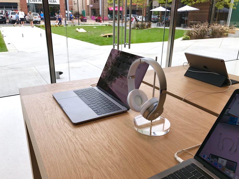 A look inside Apple's new Madison store in the Hilldale Shopping Center