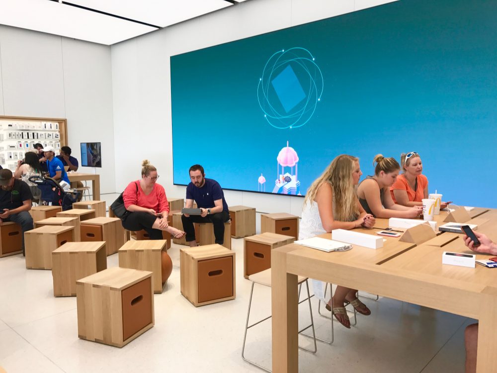 A look inside Apple's new Madison store in the Hilldale Shopping Center