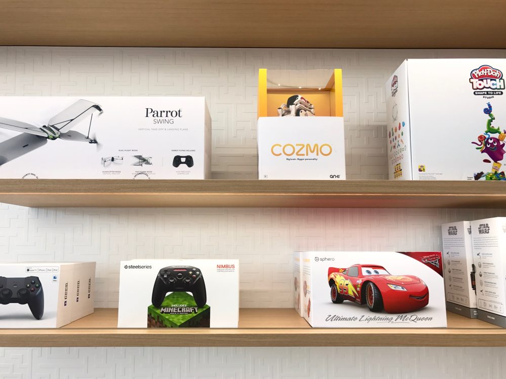 A look inside Apple's new Madison store in the Hilldale Shopping Center