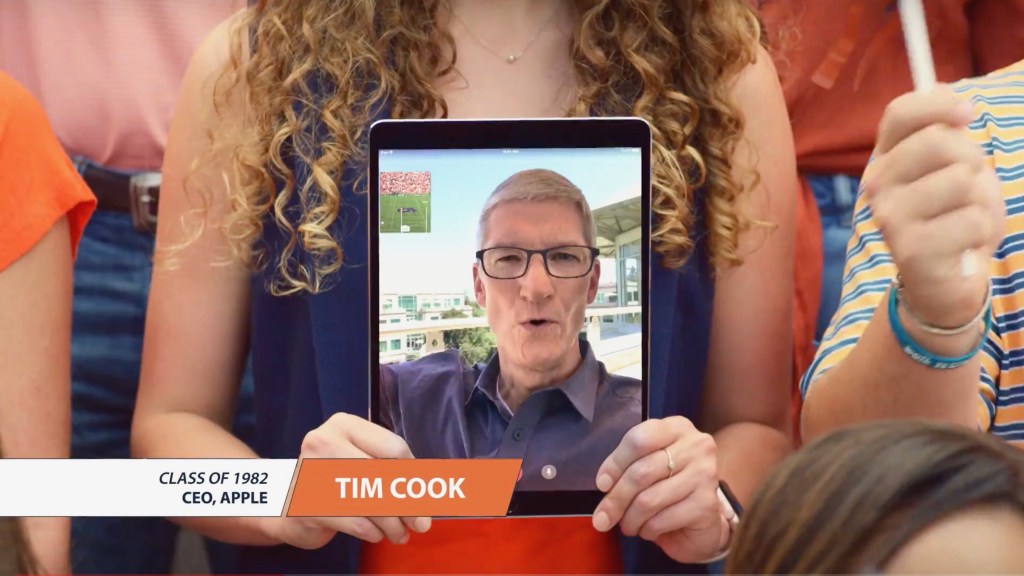 photo of Tim Cook keeping commencement address streak with virtual Ohio State graduation on May 3 image