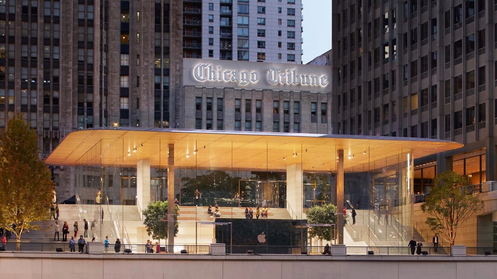 Invesco buying Apple store on Chicago River from Walton Street Capital
