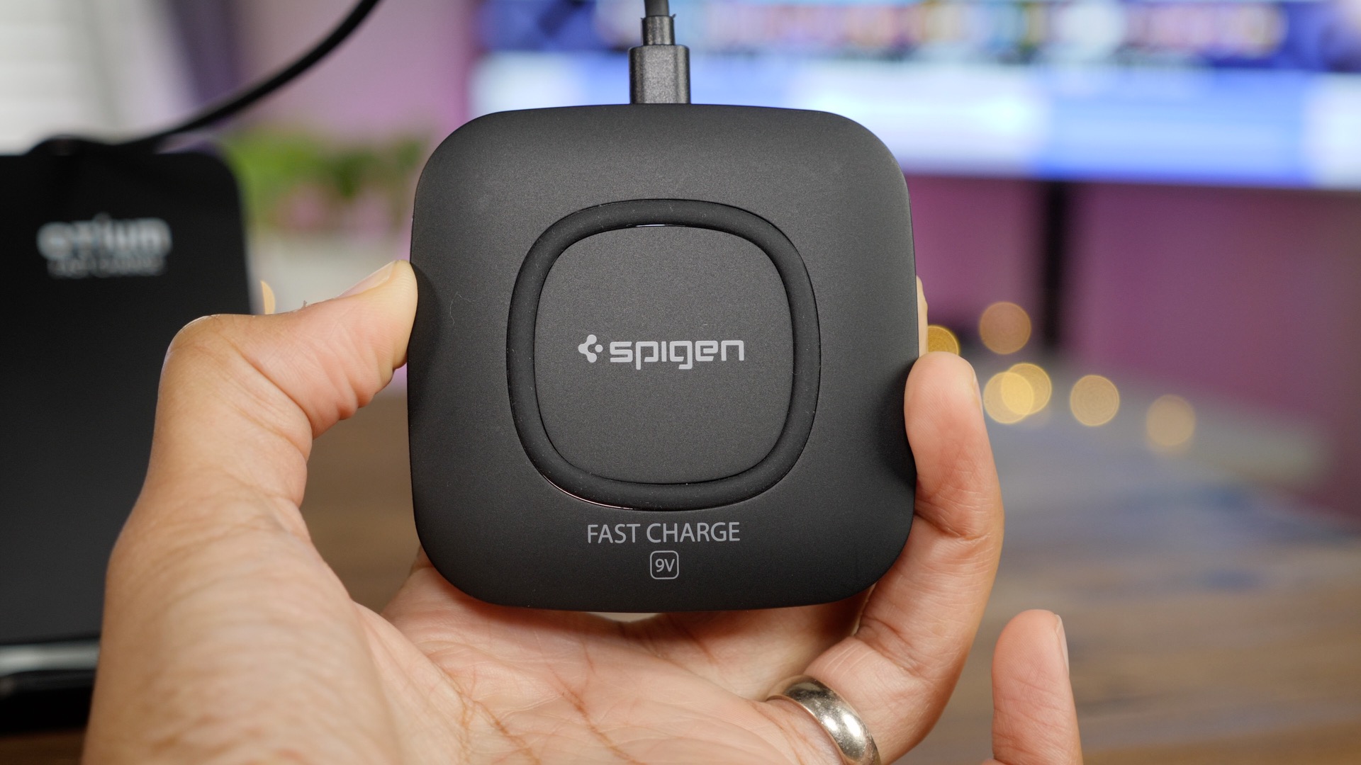 spigen-wireless-charger-iphone-8.jpg?quality=82&strip=all