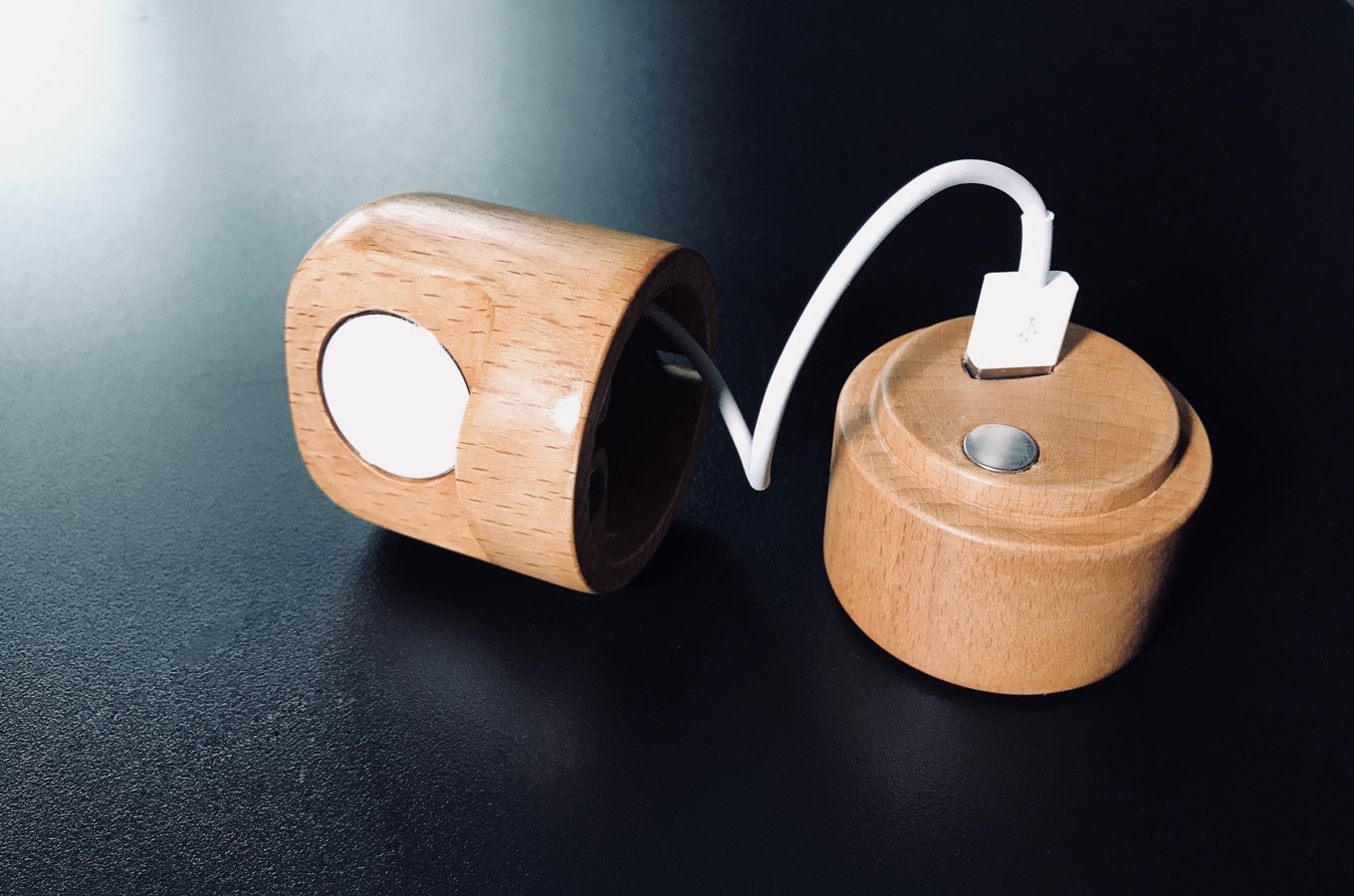 Totm+Travl smart Apple Watch dock hits Kickstarter with power bank ...