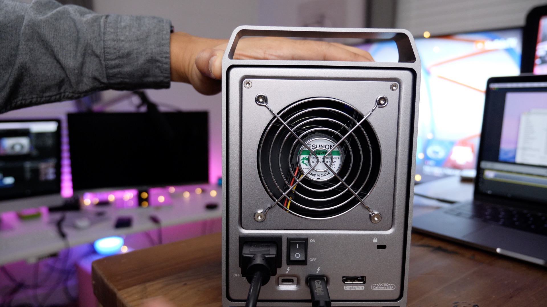 Hands-on: Akitio Thunder3 Quad X - a four bay drive enclosure with