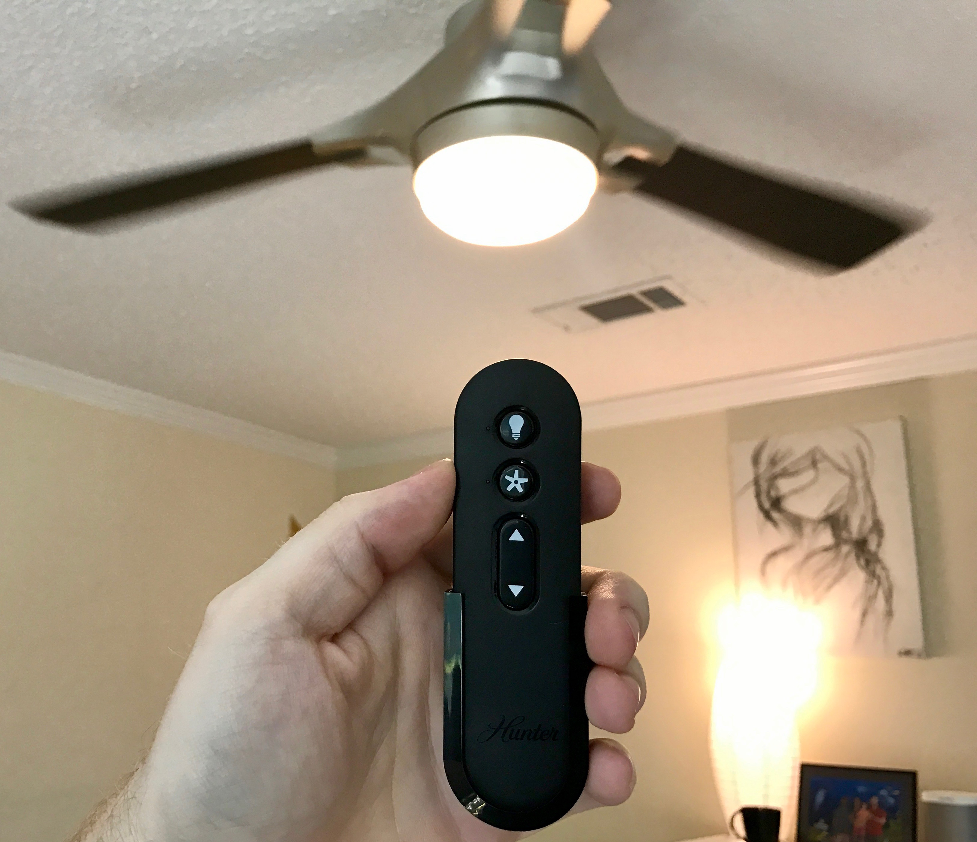 Review Hunter Simpleconnect Ceiling Fan Is A 2 In 1 Hot Essential For Home Automation 9to5mac - Can I Make My Ceiling Fan Remote Controlled