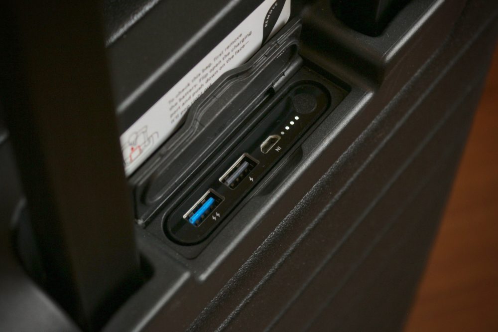 Review Away's USBpowered CarryOn luggage helped me survive CES 9to5Mac