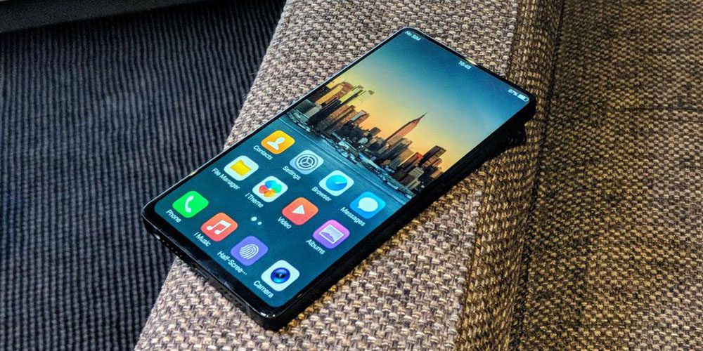 Opinion These Attempts To Best The Iphone X Notch Only Validate Apple S Design 9to5mac