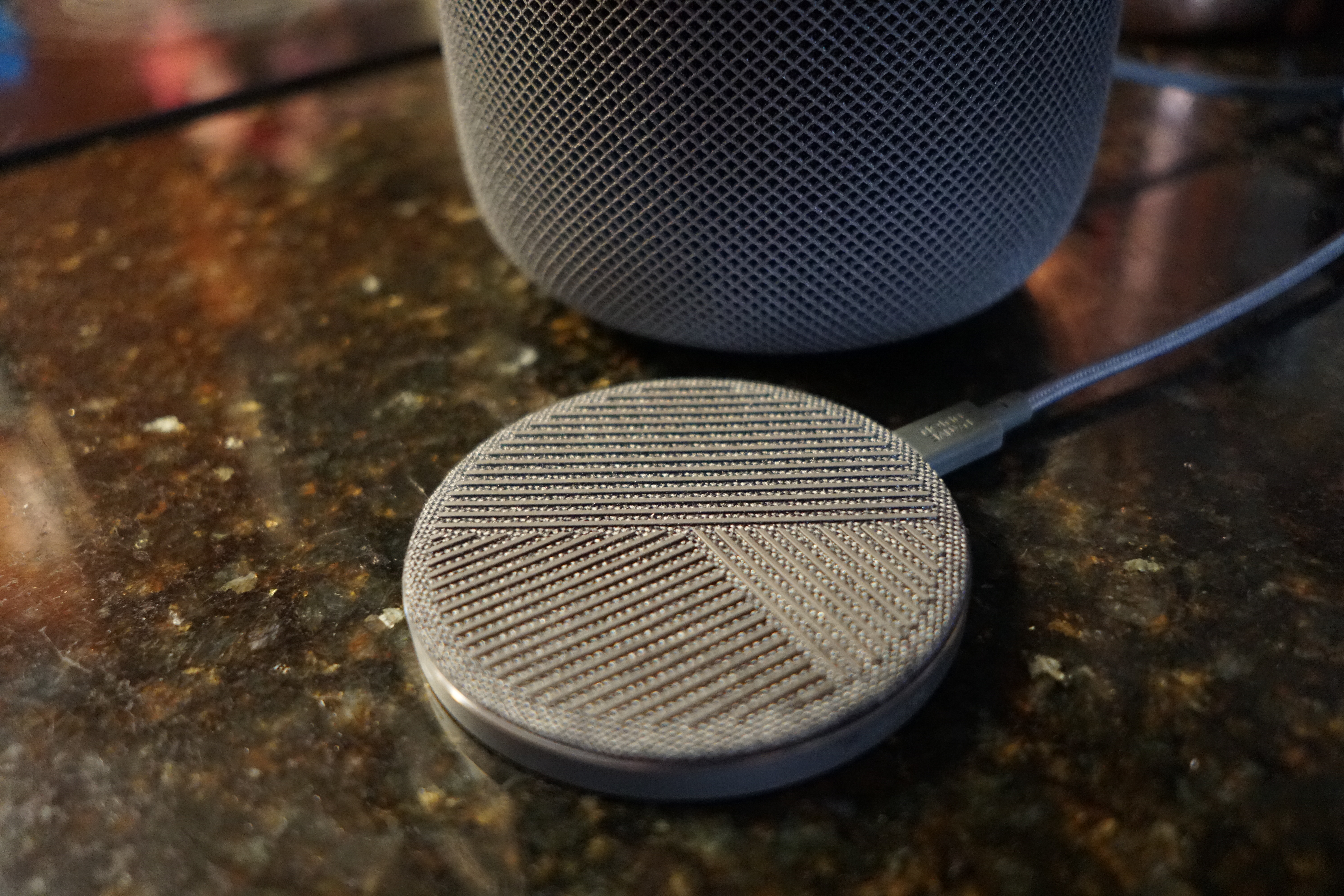 Schrijf een brief manipuleren Associëren Review: Native Union's Drop Wireless Charger for iPhone X and Qi devices  perfectly complements HomePod's design - 9to5Mac