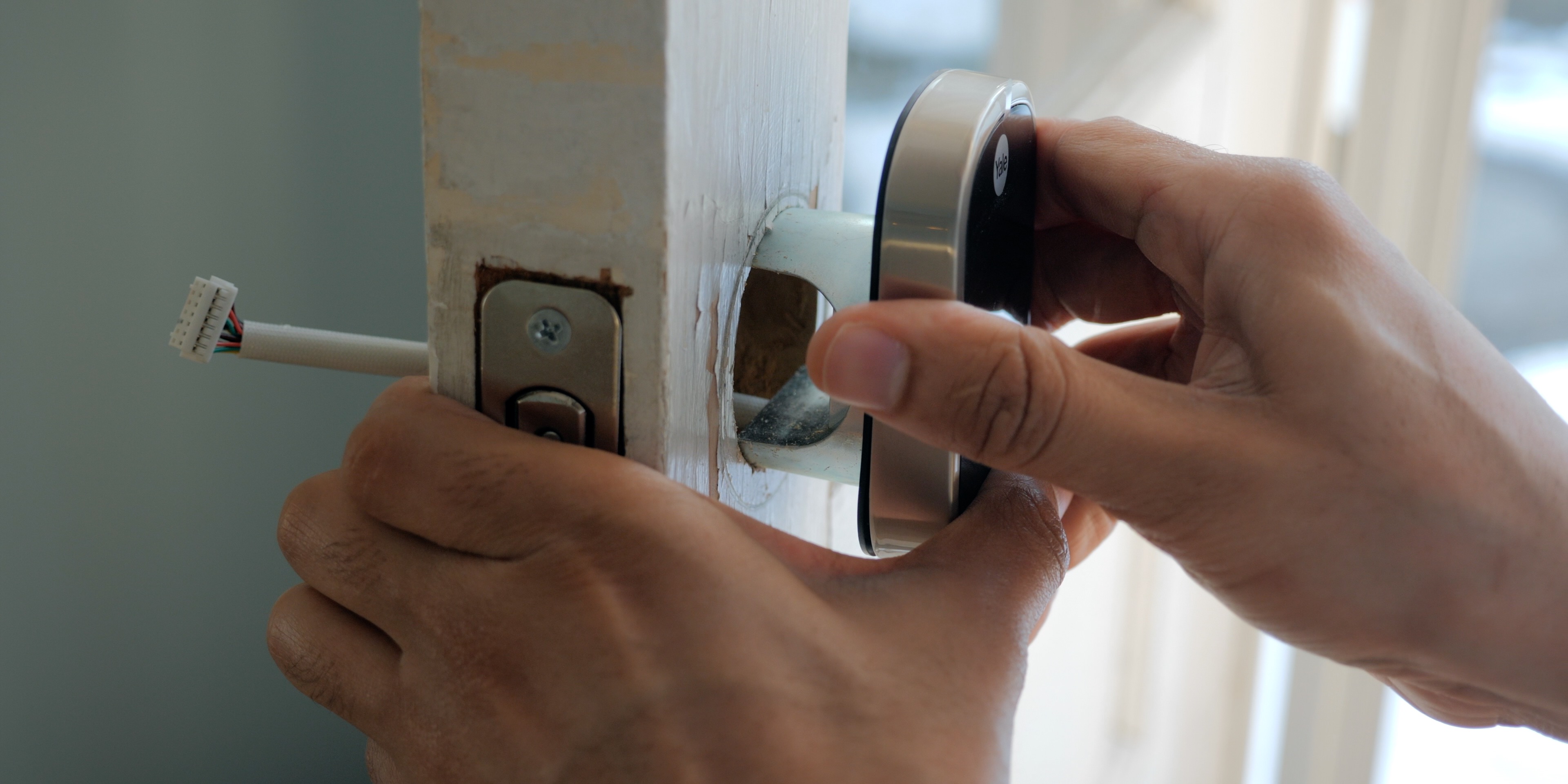 Yale Real Living Touchscreen Z-Wave Deadbolt review: Yale locks the lock,  talks the talk - CNET