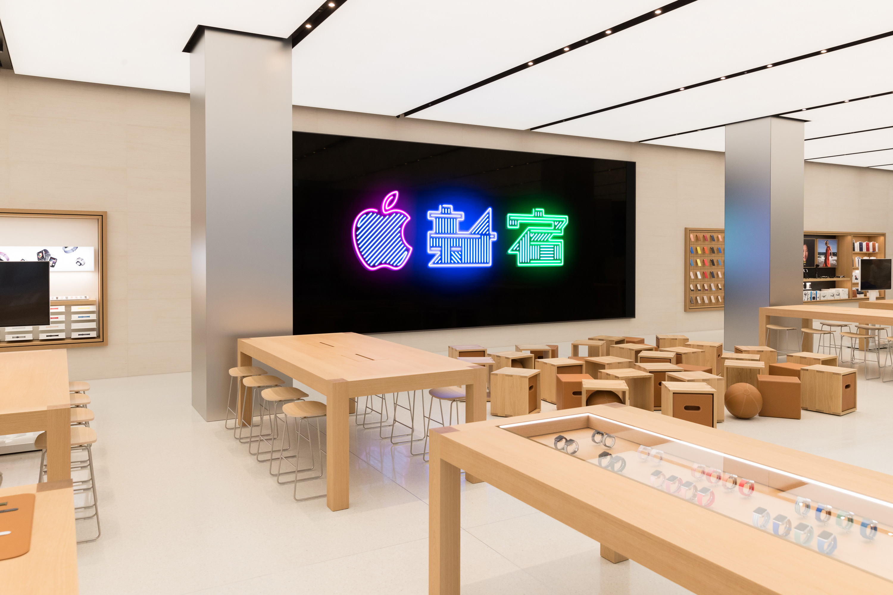 Эпл стор цена. Эпл стор эпл стор. Apple Store 2021. Apple Store 2022. Фирменный магазин эпл.