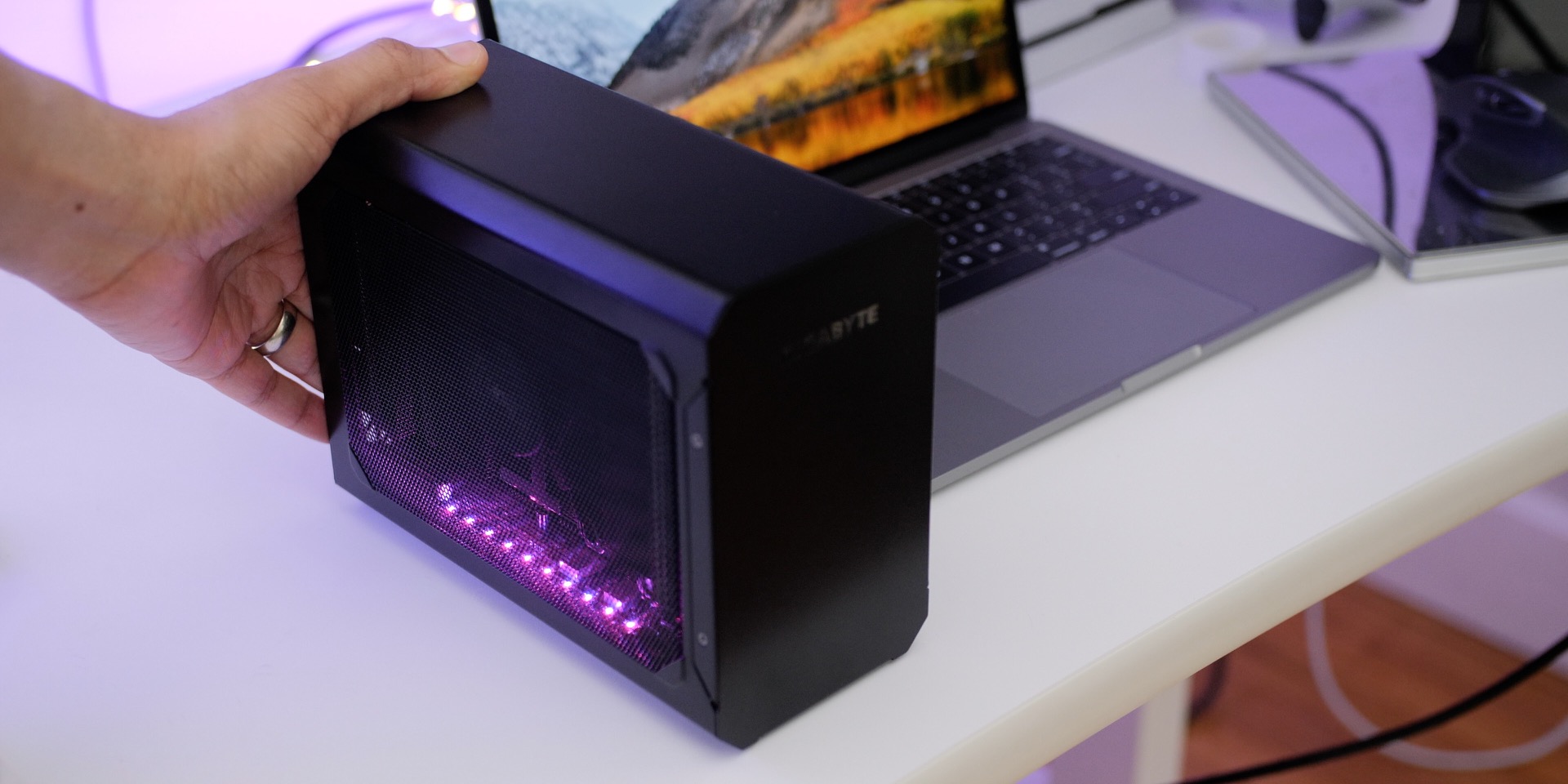 Hands-on: Gigabyte's portable RX 580 'Gaming Box' eGPU packs a