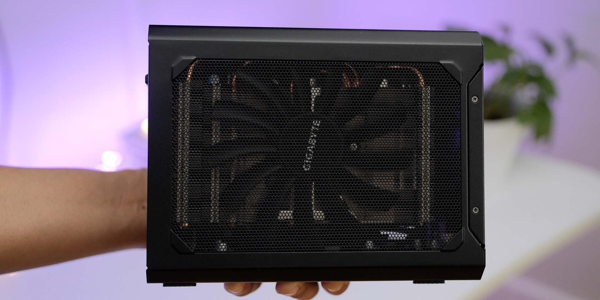 Hands-on: Gigabyte’s portable RX 580 ‘Gaming Box’ eGPU packs a punch