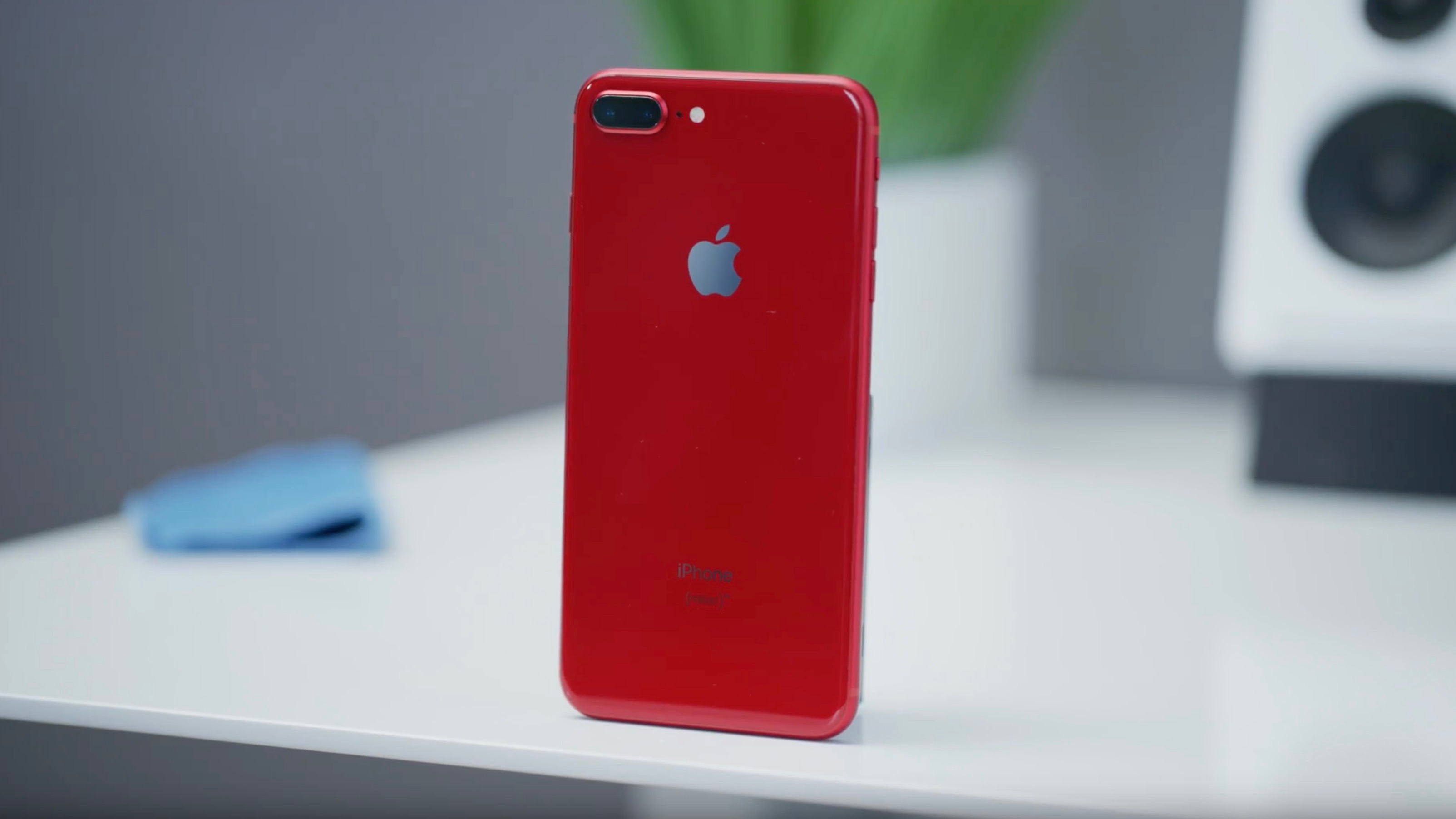 Телефон red 8. Iphone 8 Plus Red. Iphone 8 Plus 64gb Red. Iphone 8 Plus product Red. Iphone 8 product Red.