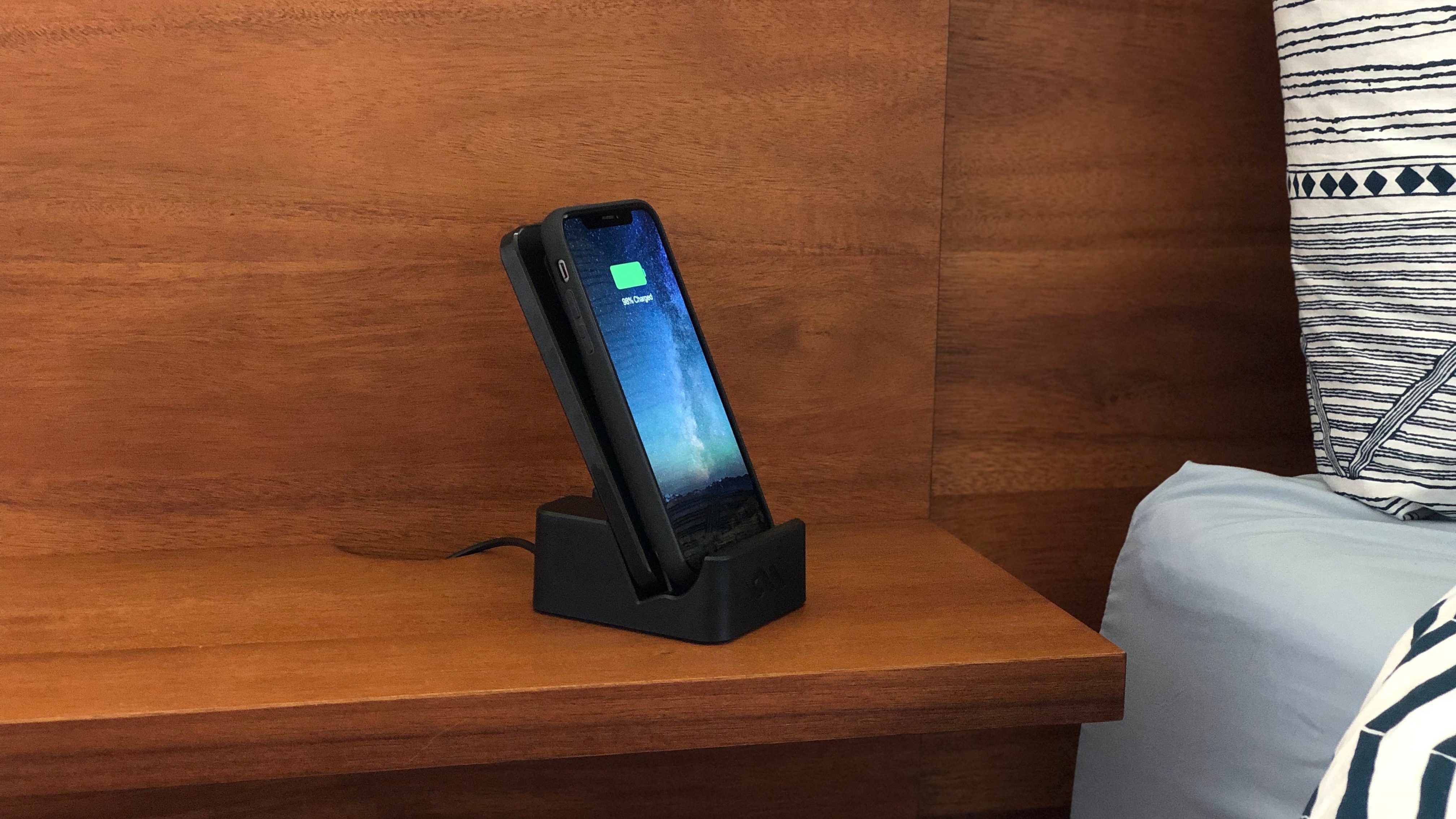 Review CaseMate’s convertible 9W Qi Power Pad lets you easily use