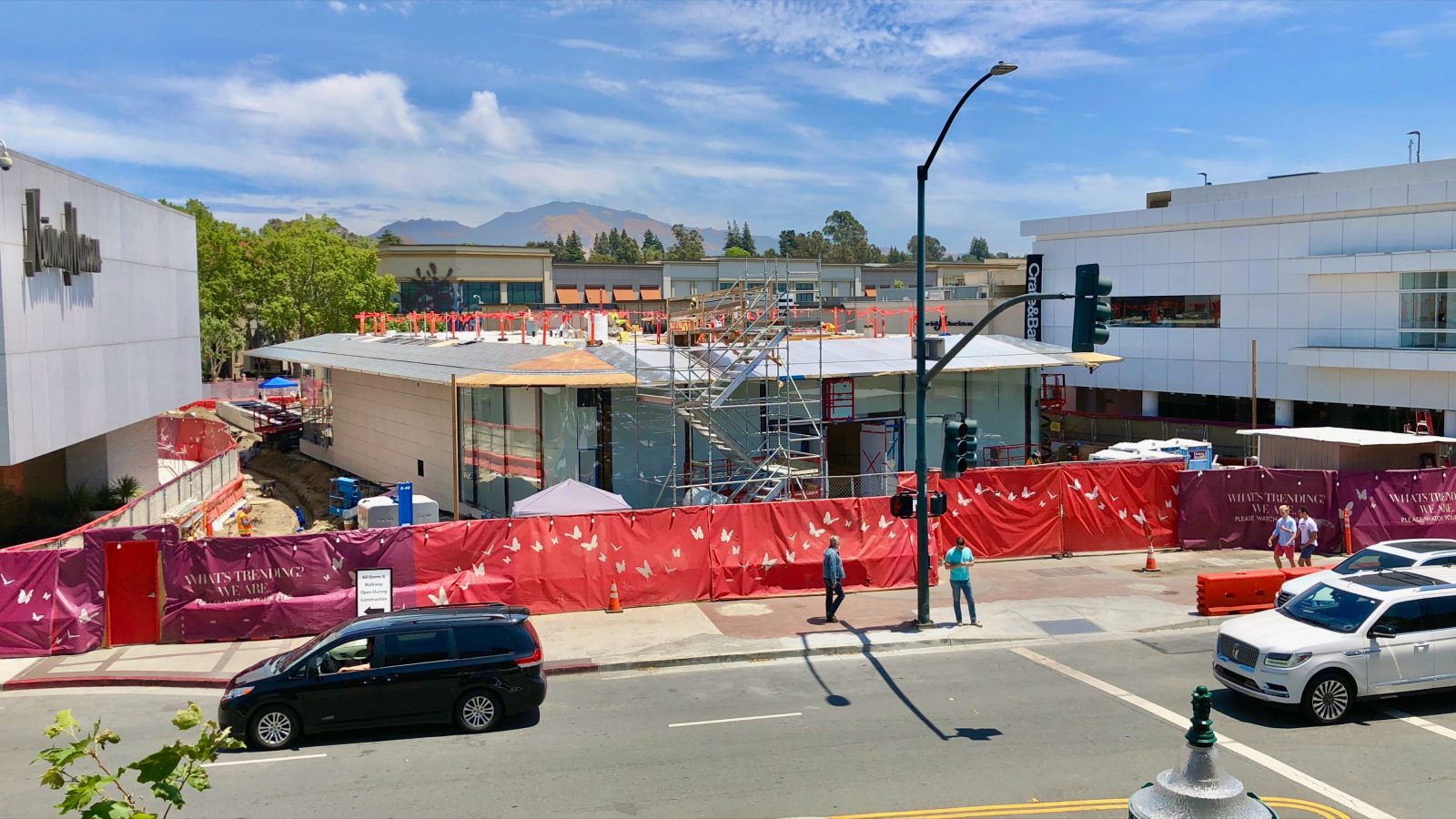 Gallery: New Apple store in Walnut Creek, CA takes shape with curved