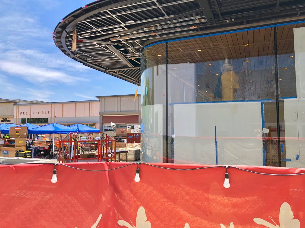 Gallery New Apple store in Walnut Creek, CA takes shape with curved