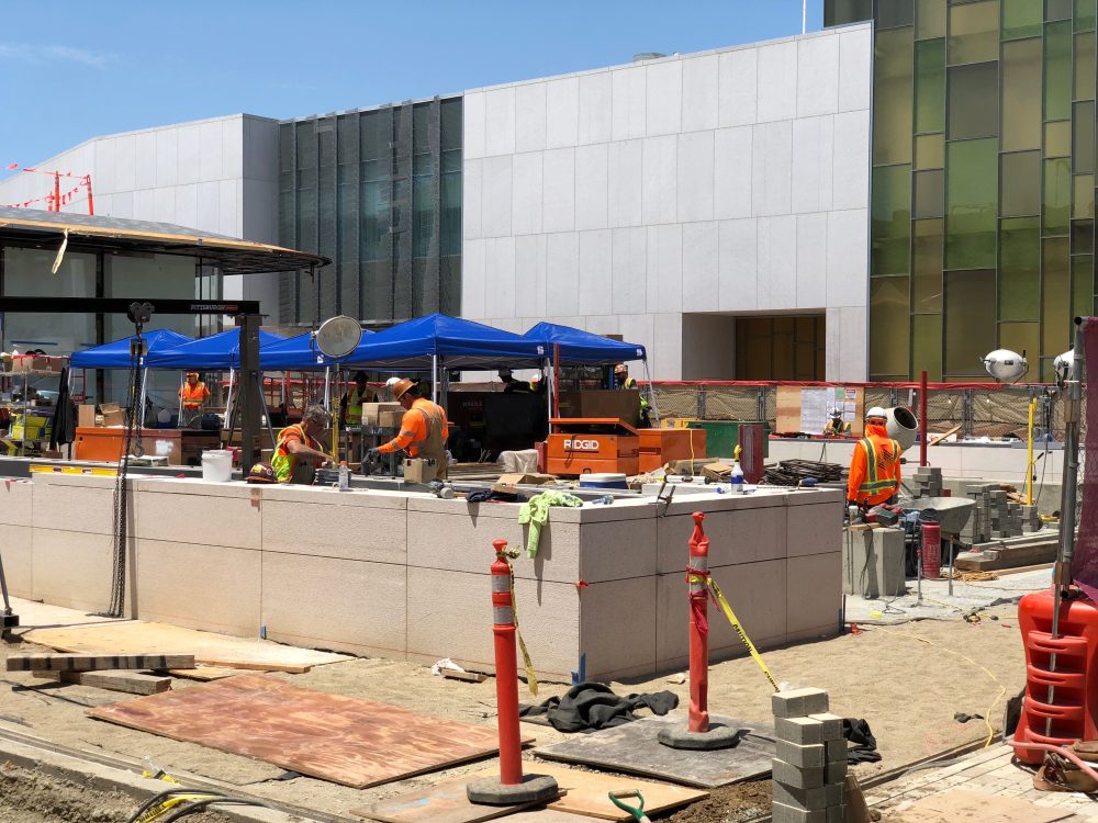 Gallery New Apple store in Walnut Creek, CA takes shape with curved