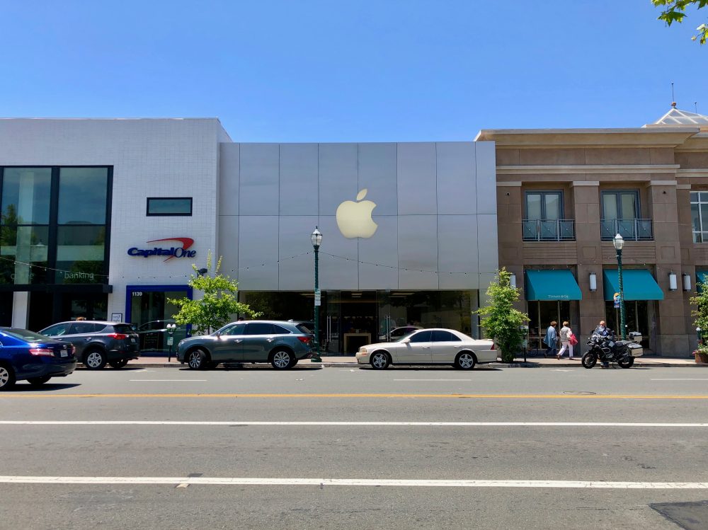 Gallery New Apple store in Walnut Creek, CA takes shape with curved