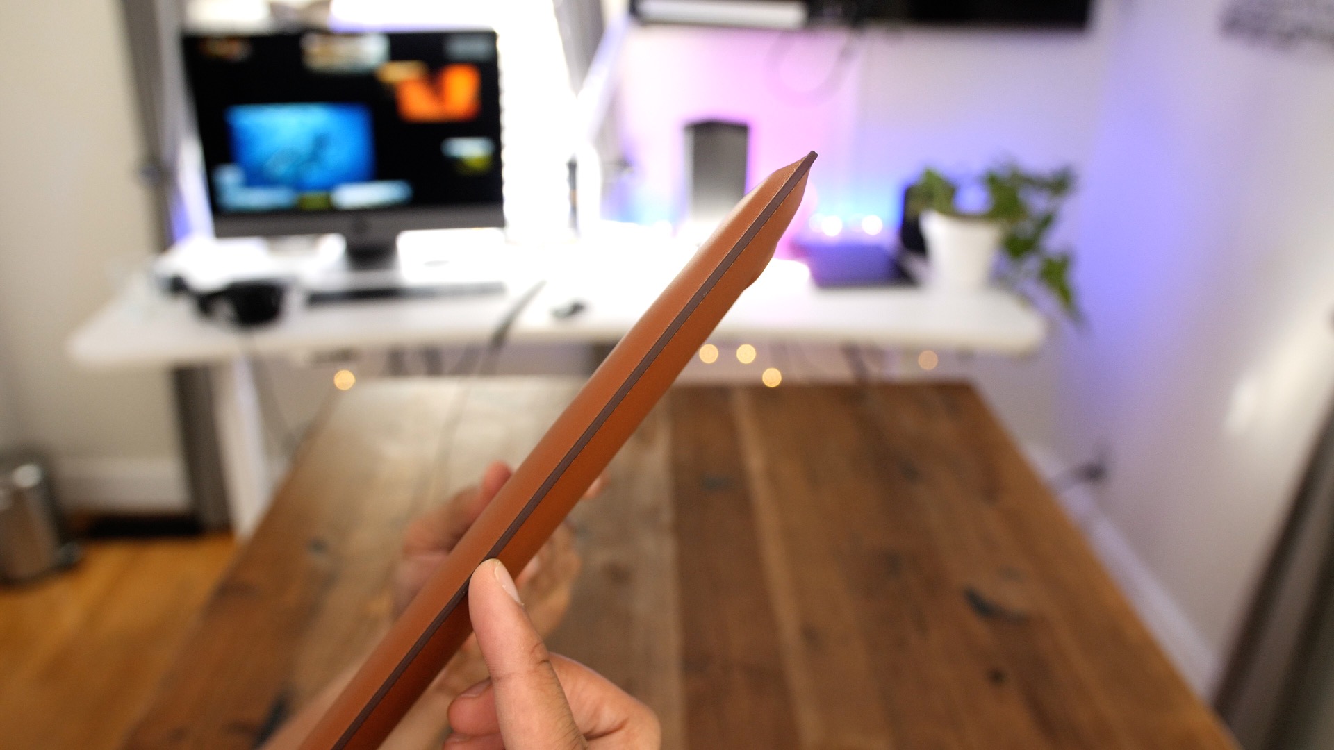 Review: Is Apple's Leather Sleeve for MacBook Pro worth the cost? [Video] -  9to5Mac