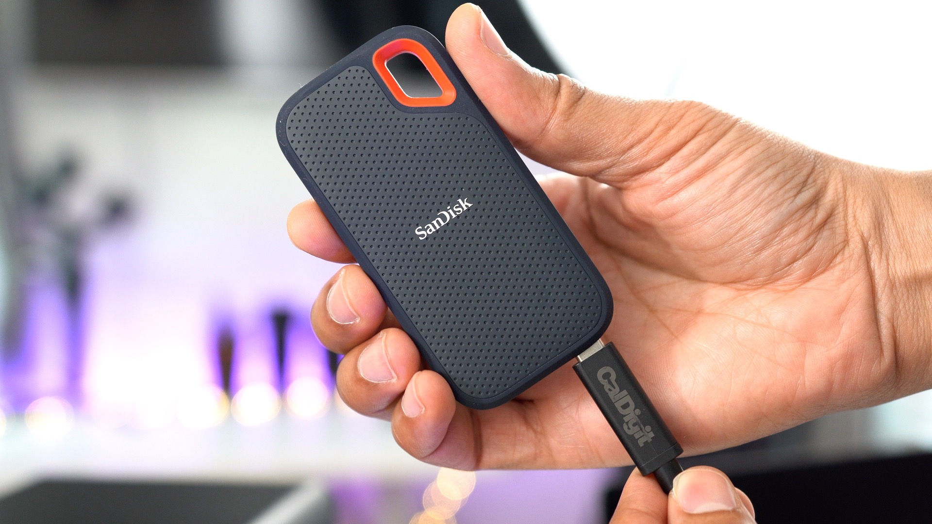 Back to the Mac 011 Are longer Thunderbolt 3 cables slower? [Video