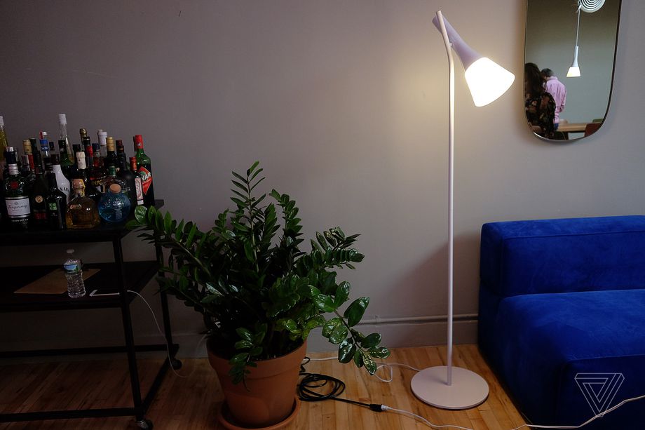 hue ascend floor lamp