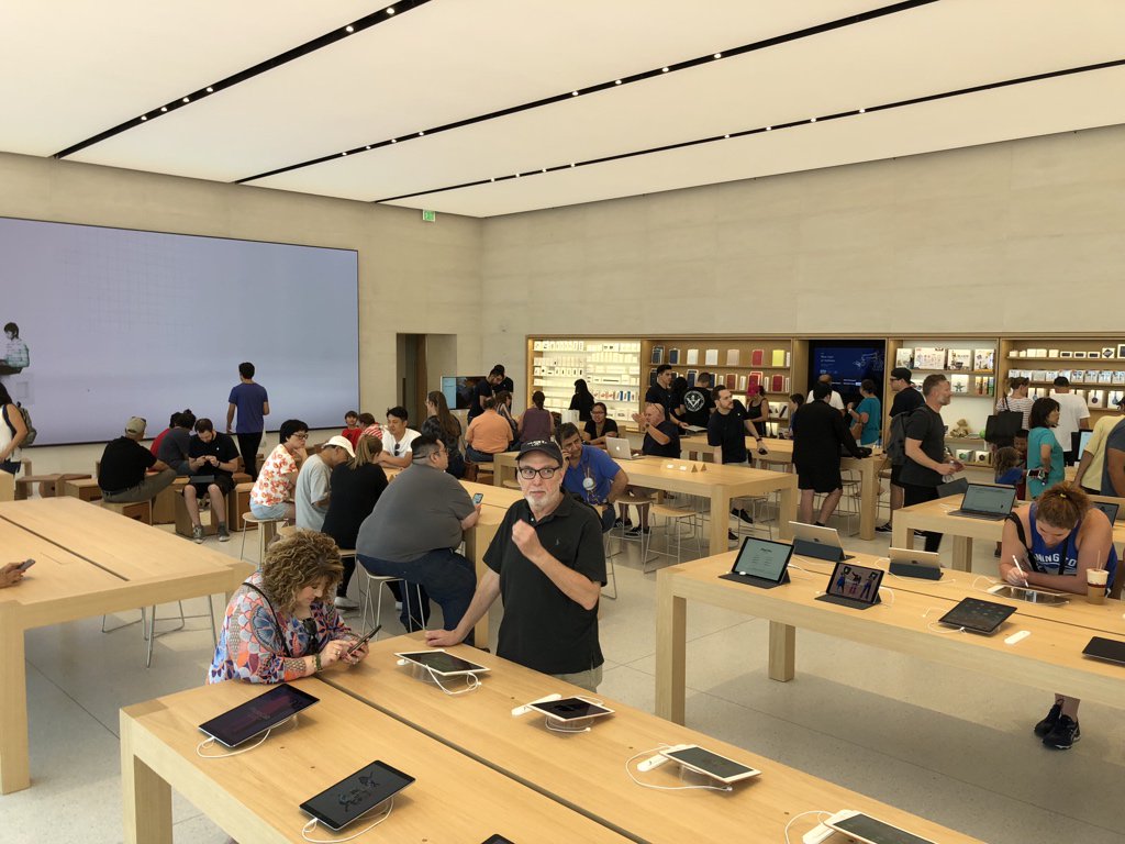 Inside Apple Irvine Spectrum Center retail store: The new Silicon