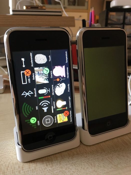 Operačný systém sa zhoduje s tým, ktorý sa používal v podobných prototypoch iPhonu 2G - ioty.sk