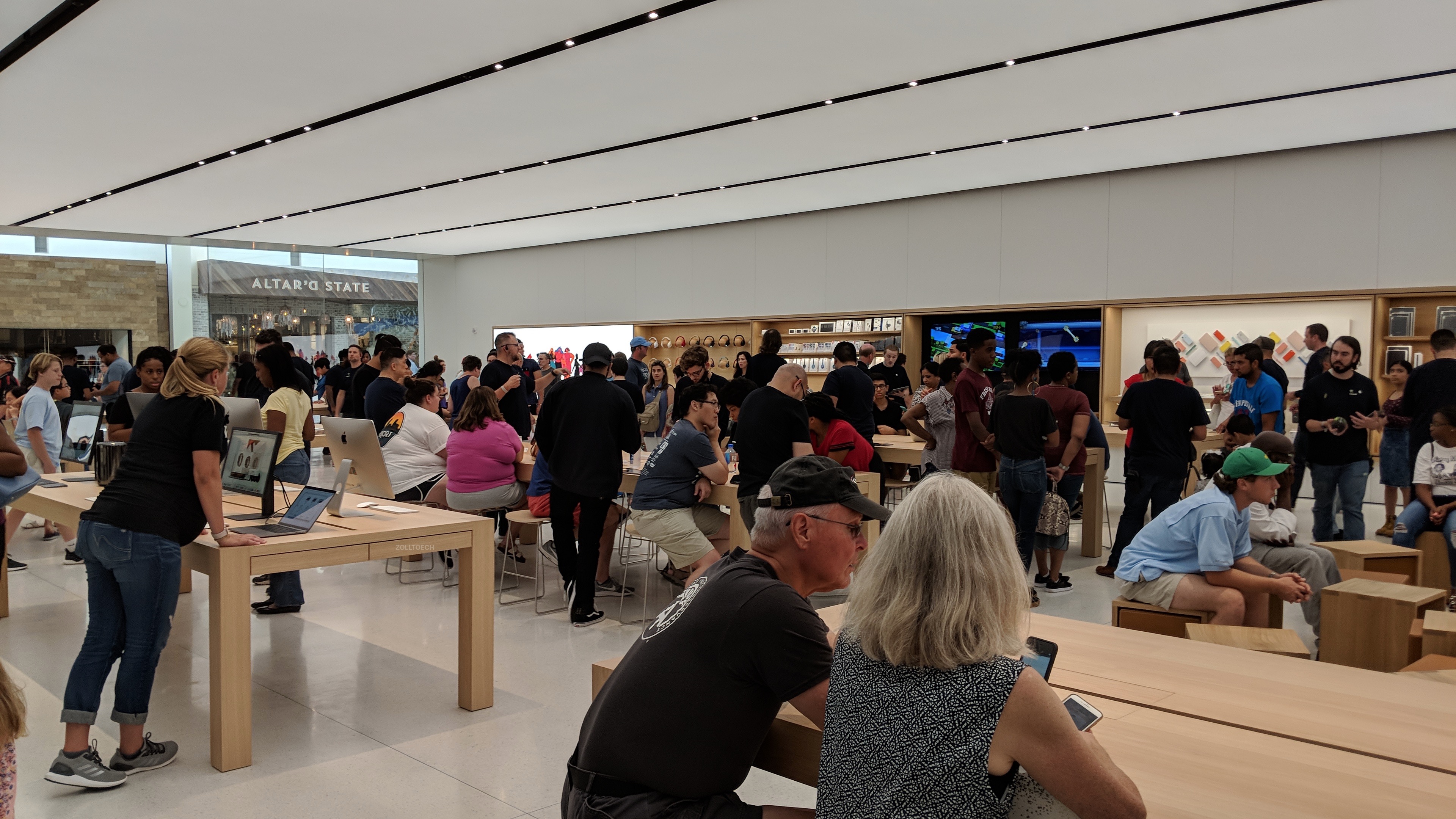 apple store hours southpark mall
