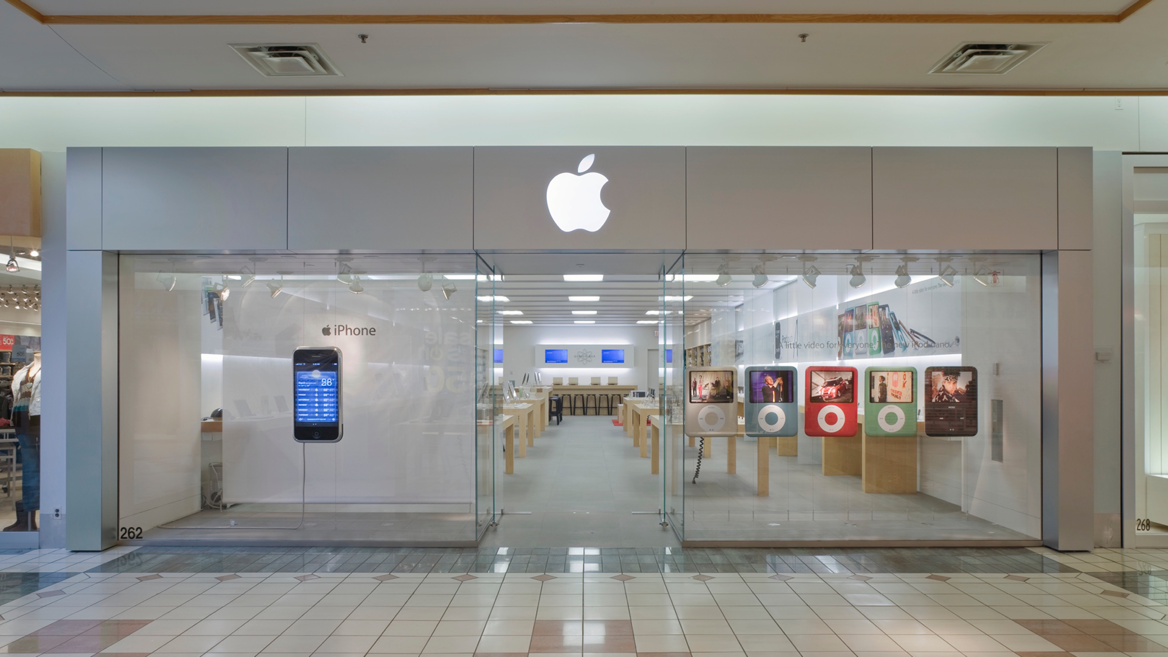 Eastview - Apple Store - Apple