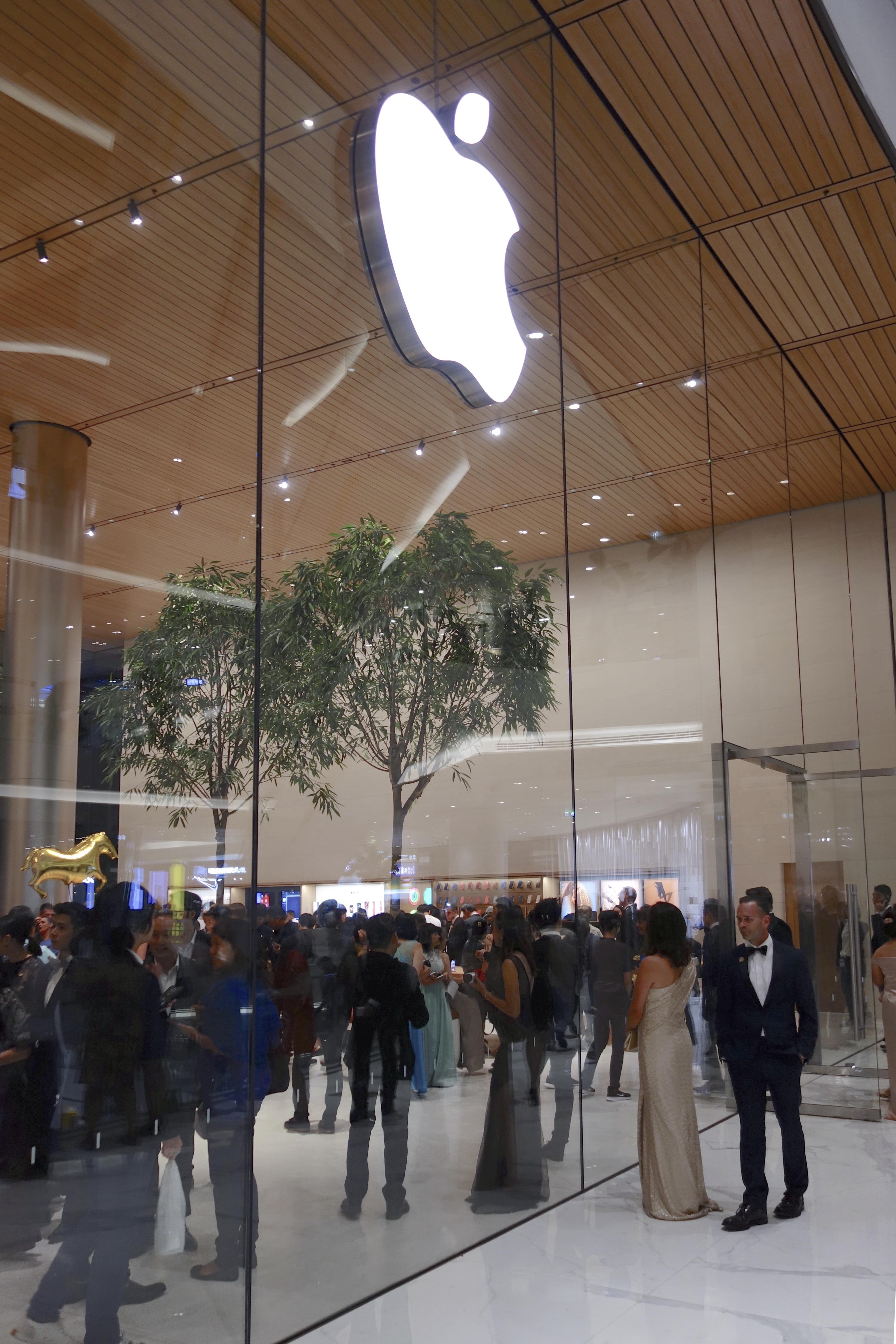Photos: Apple's first store in Thailand celebrates grand opening