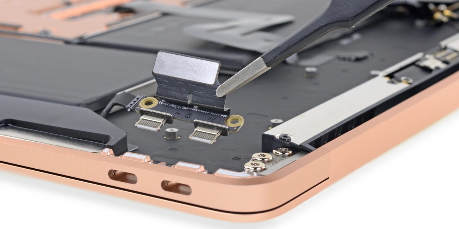 photo of iFixit Retina MacBook Air teardown earns better repairability scores than MacBook Pro and MacBook image