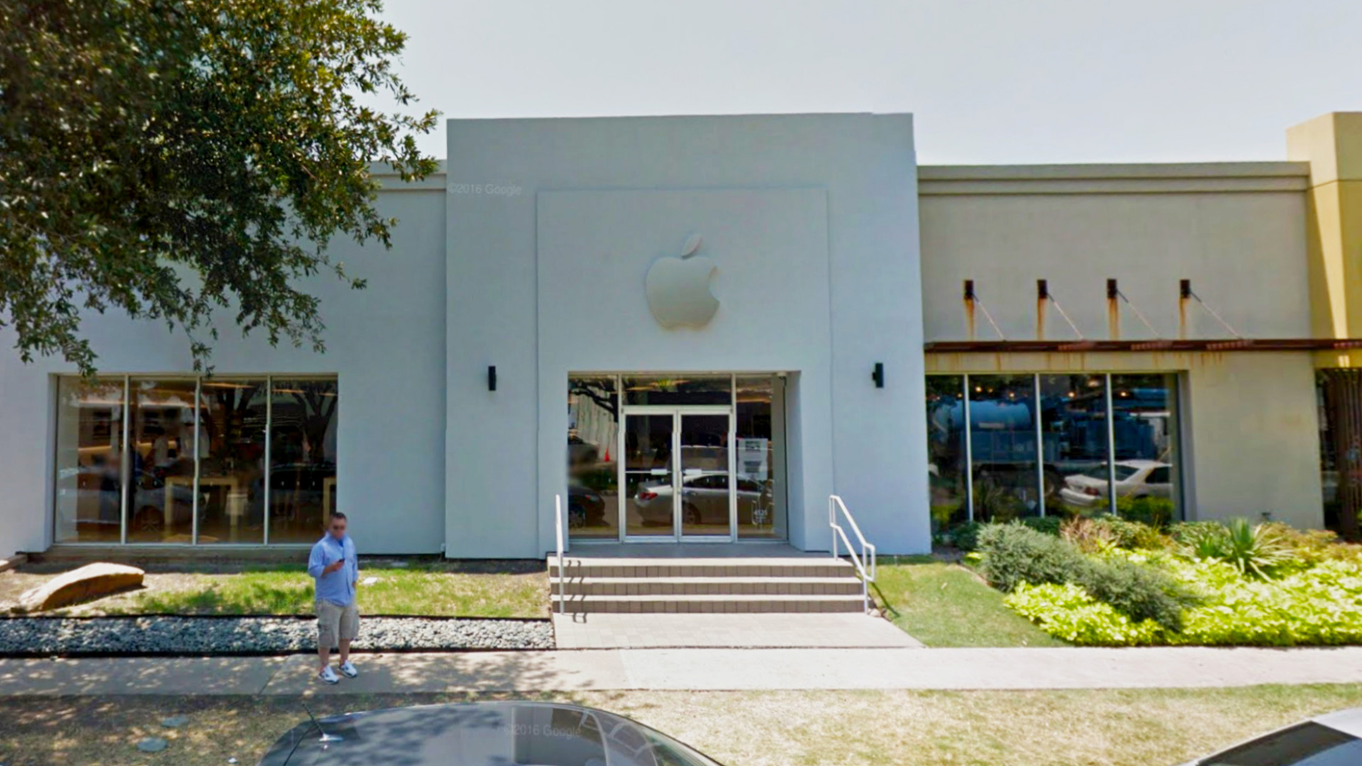 Hilldale - Apple Store - Apple