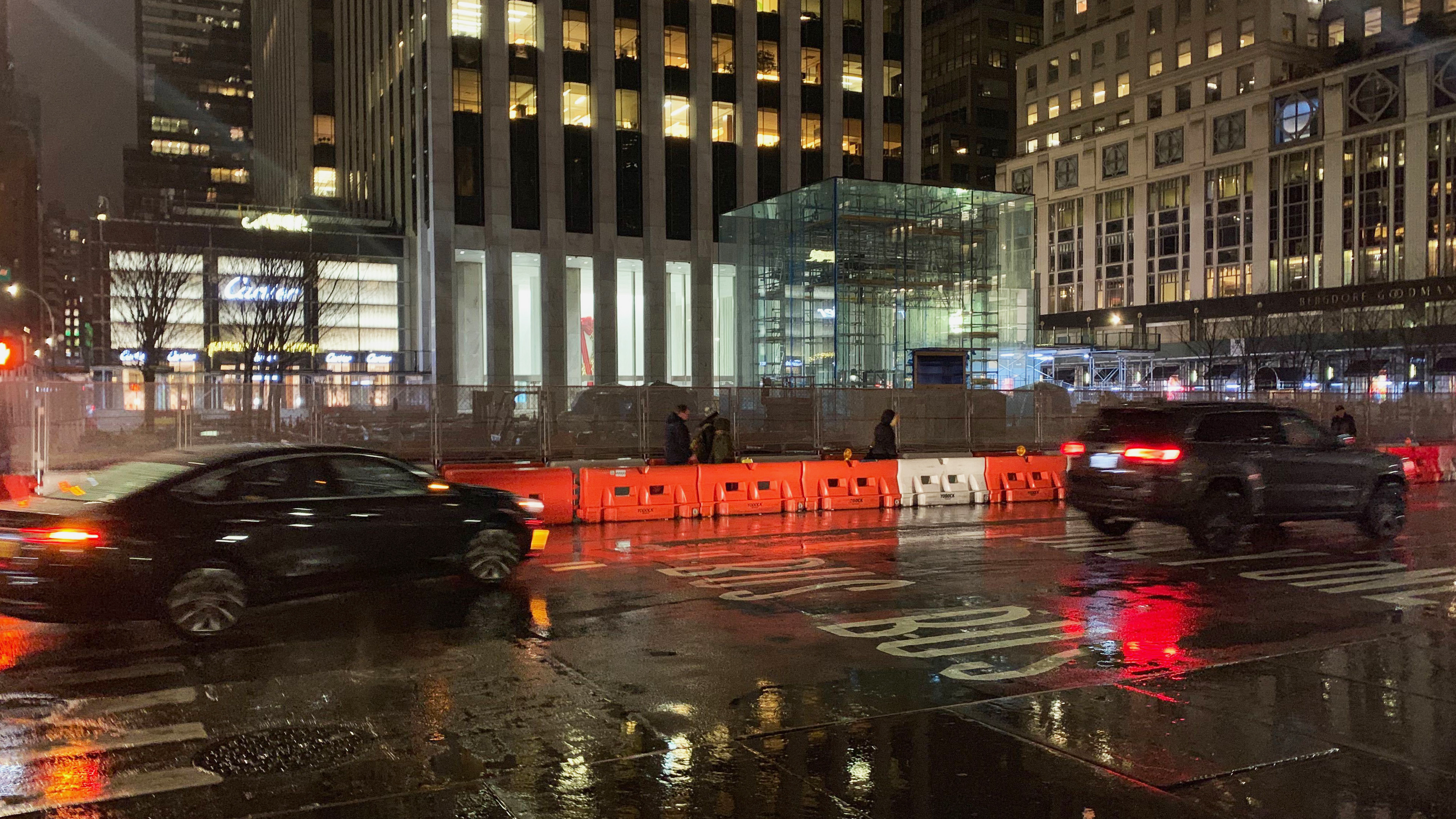 Apple Store Fifth Avenue reopening: We go inside 'The Cube' - CNET
