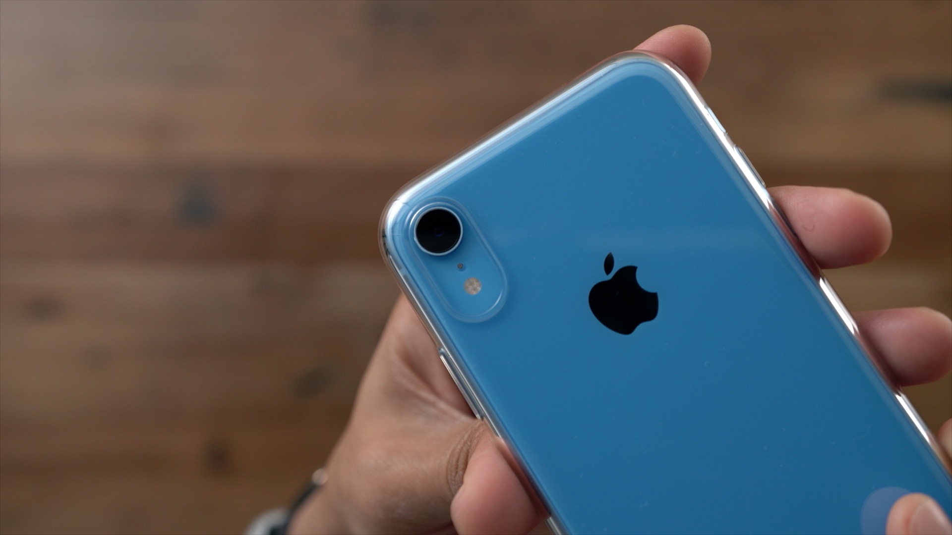 Синий iphone. Iphone XR. Iphone XR 4k. Айфон XR синий в живую. Айфон XR вживую.