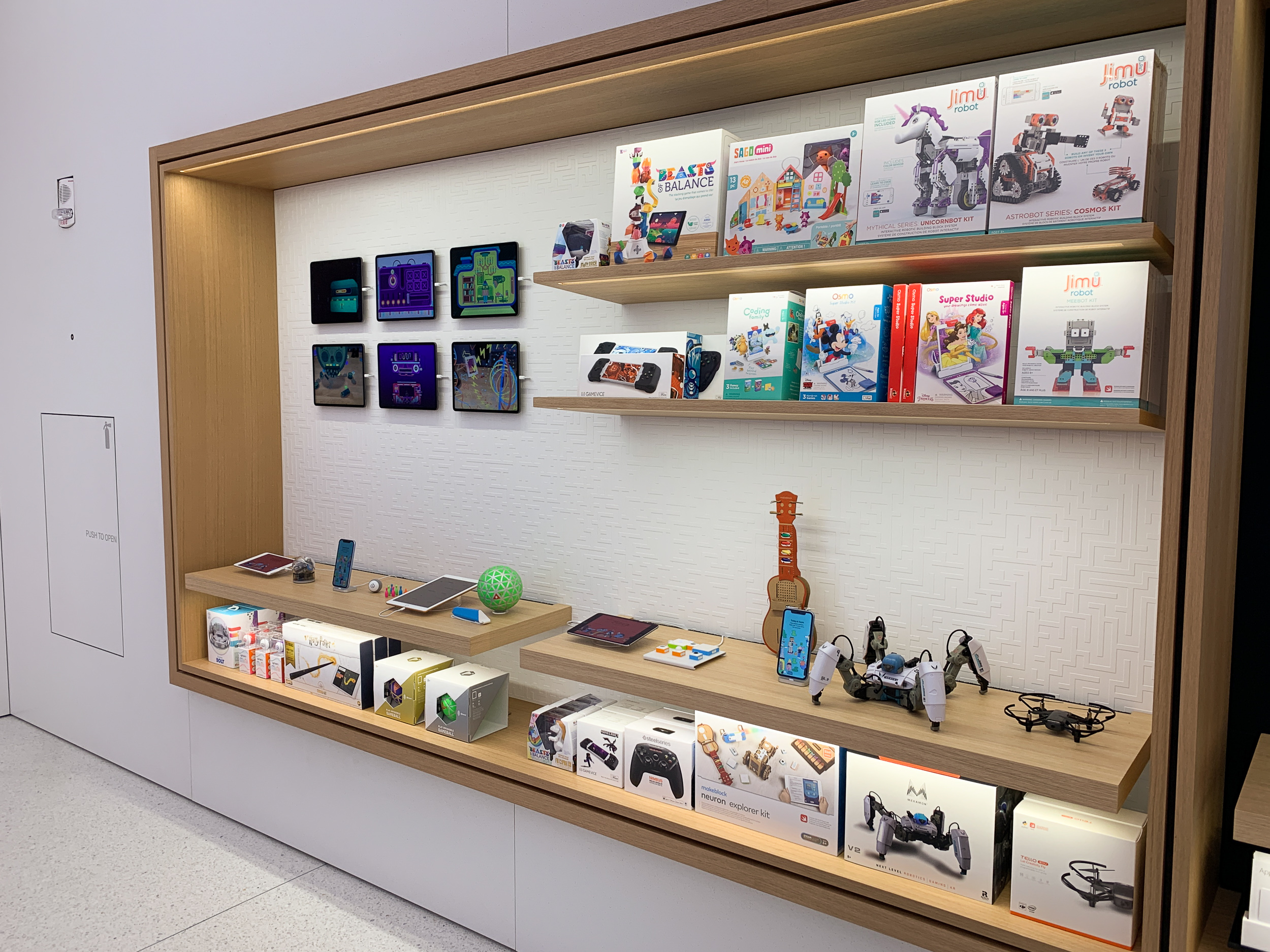 Gallery Natick Mall Apple Store reopens with updated design 9to5Mac