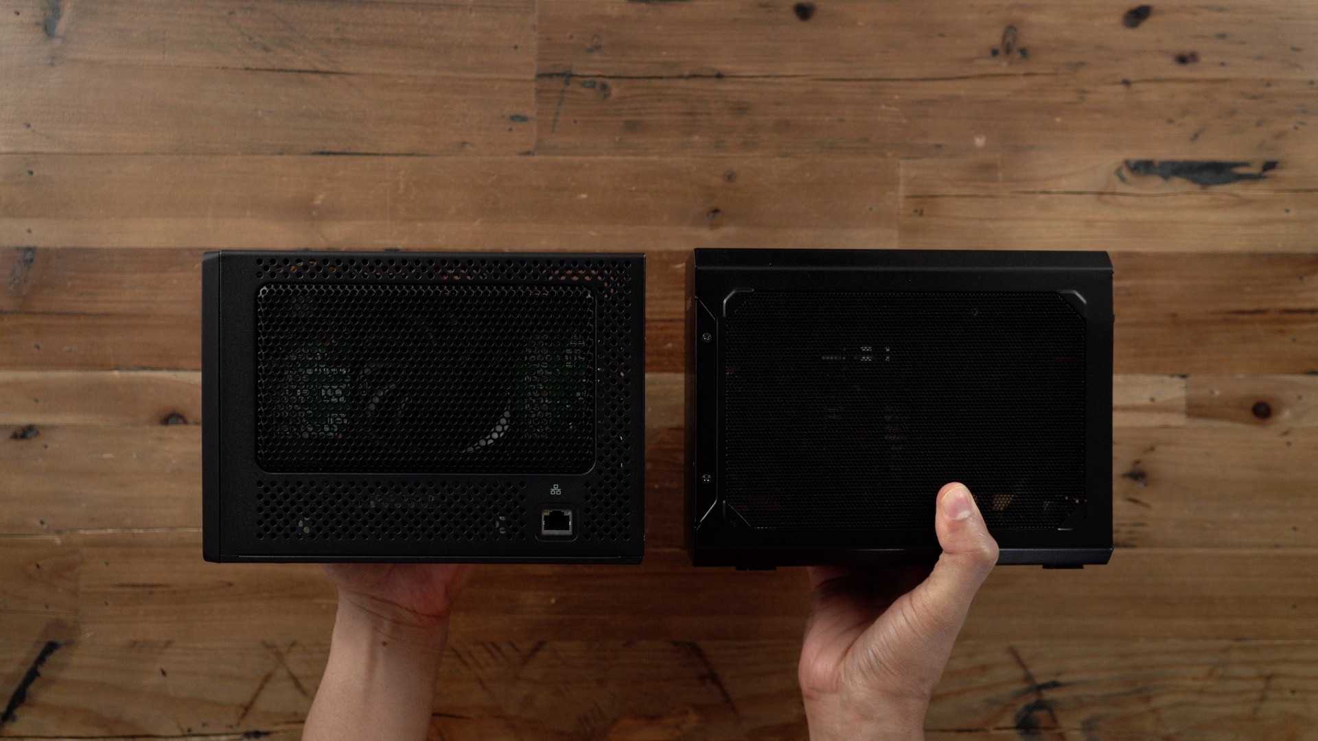 PowerColor Mini Pro eGPU RX 570 vs Gigabyte Gaming Box Side