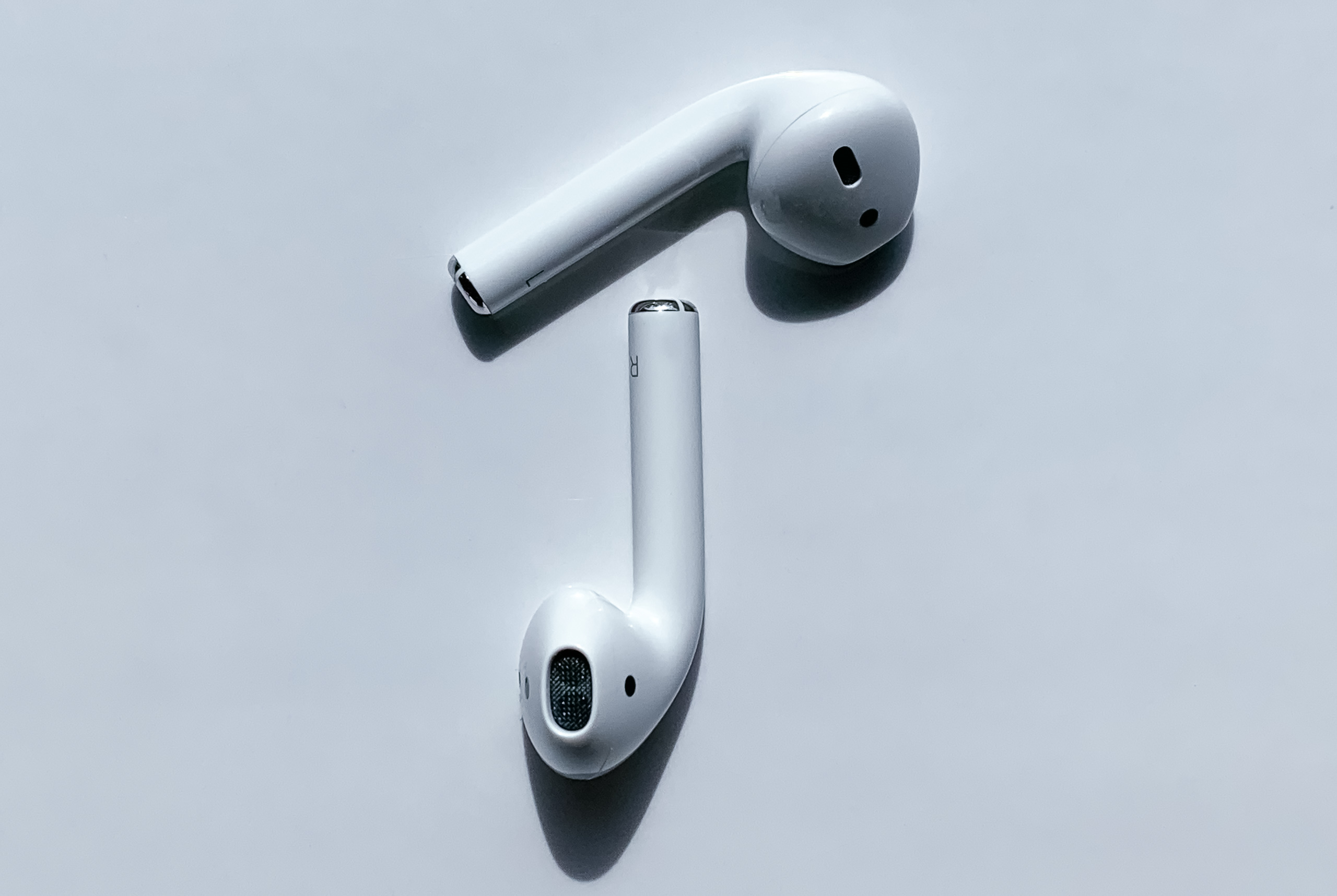 Experiencing AirPods: First impressions of Apple’s second-gen wireless ...