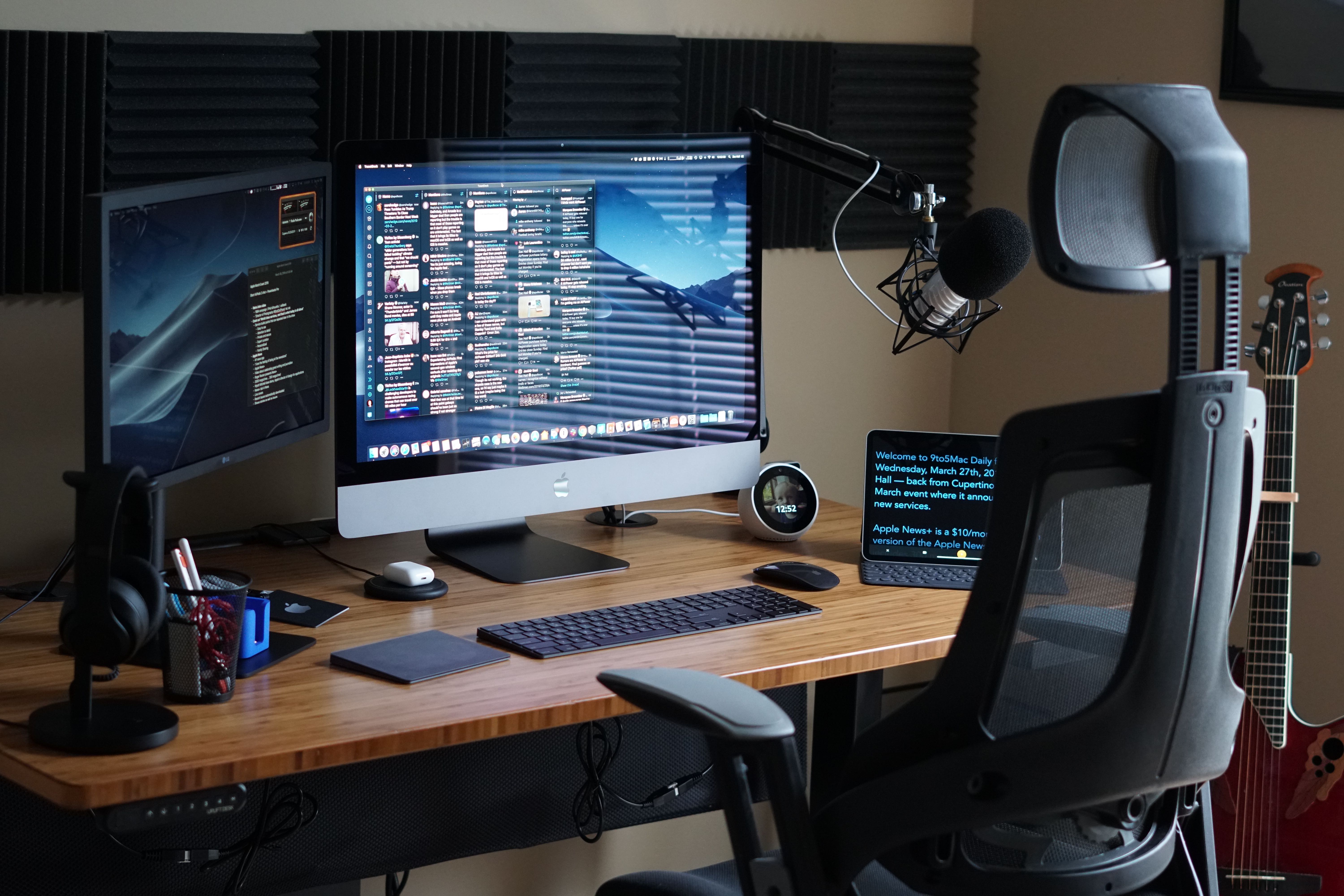 Заняли рабочее место. IMAC Pro Setup. Рабочее место программиста. Идеальное рабочее место программиста. Рабочее место Mac.