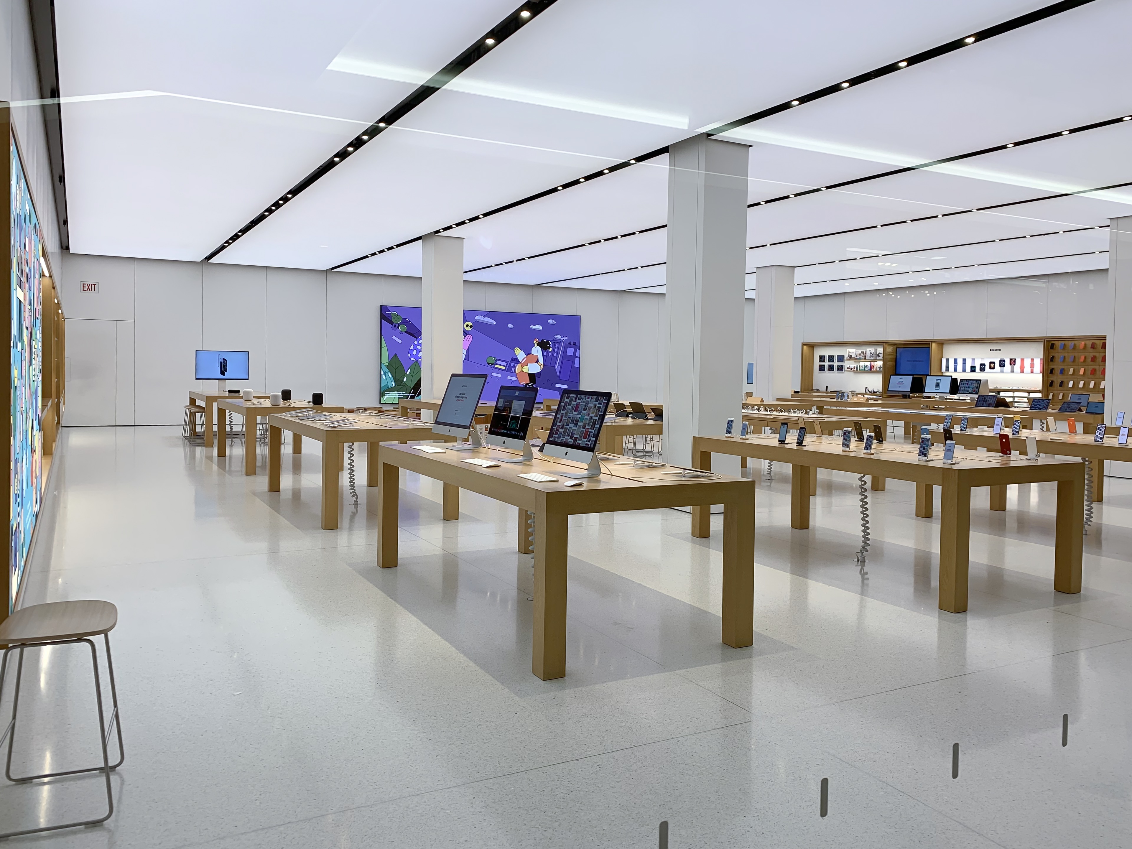Photos Saying farewell to the third oldest Apple Store in the world